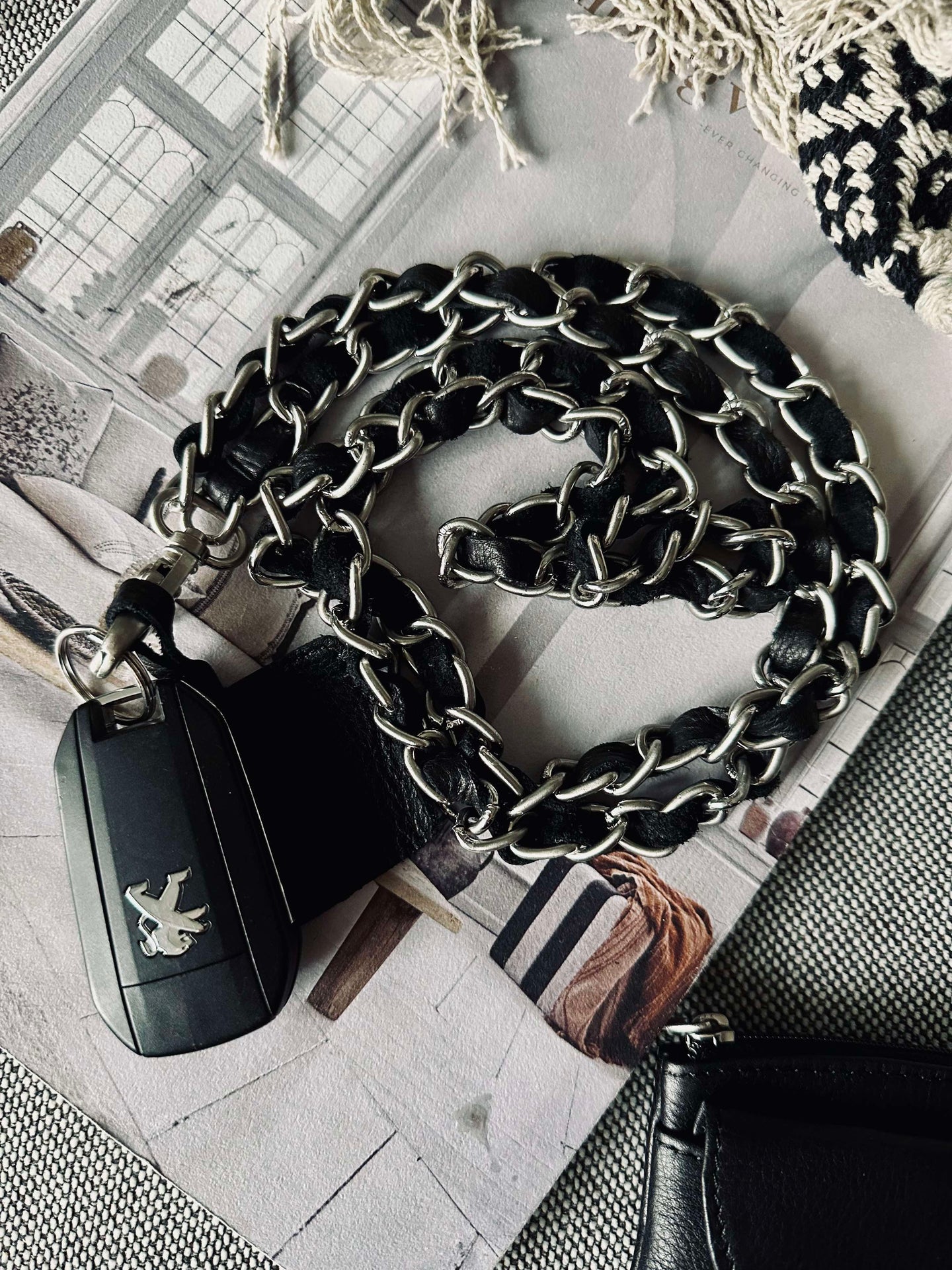 Mobil / Nyckelrem – Svart / silverläder