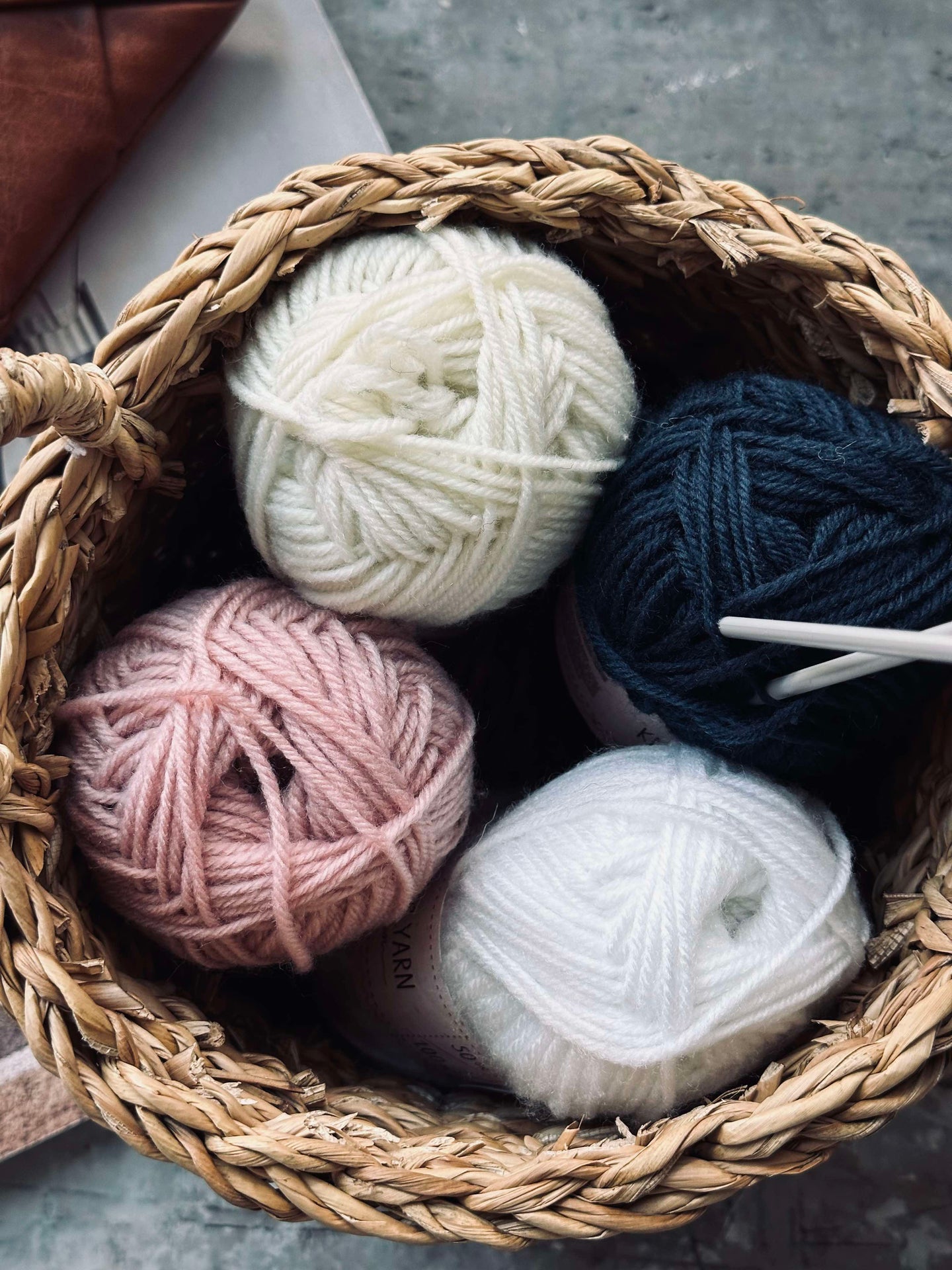 Polyestergarn 50 gram - Vit