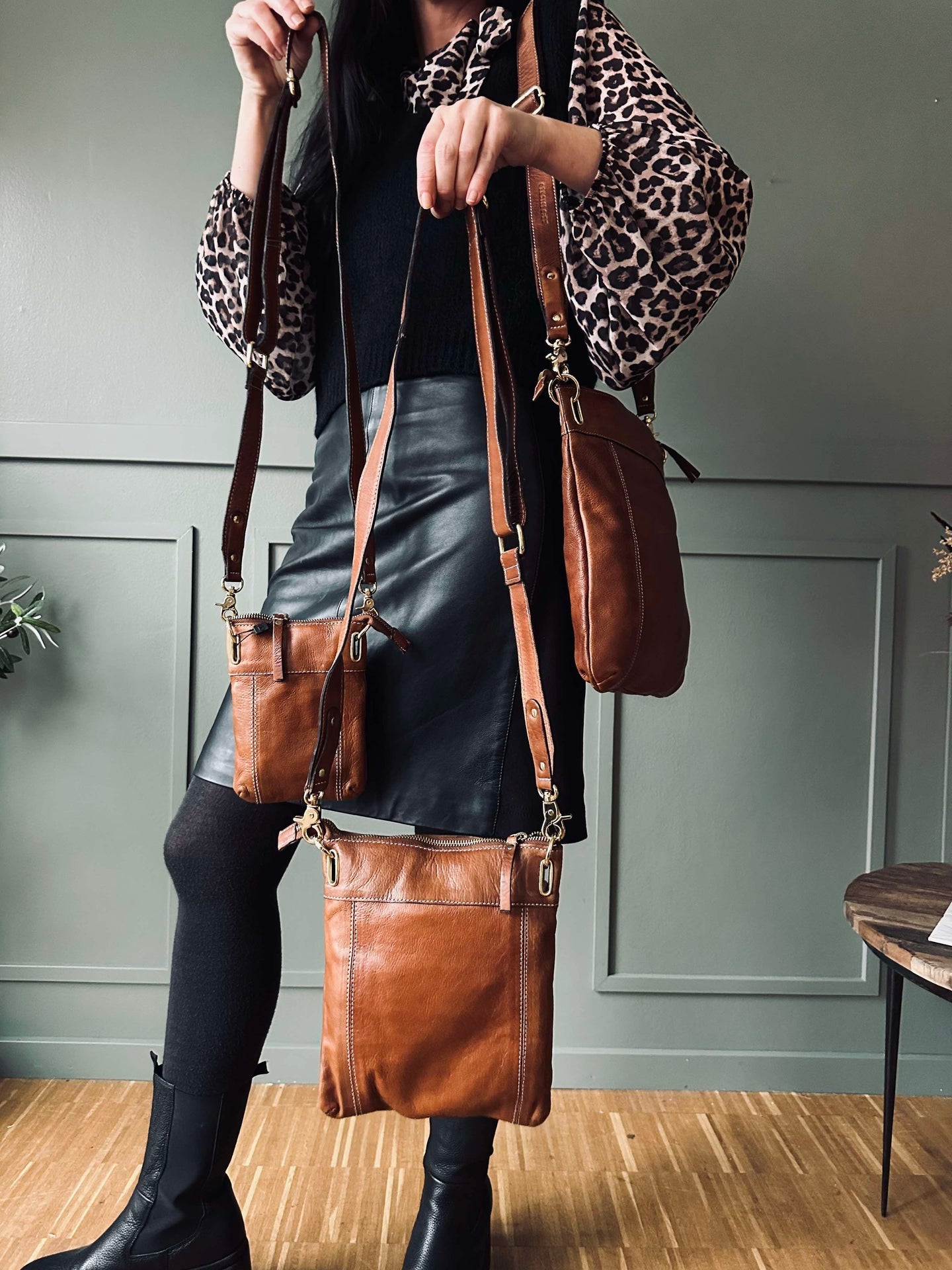 Mobilväska Gunilla valnöt