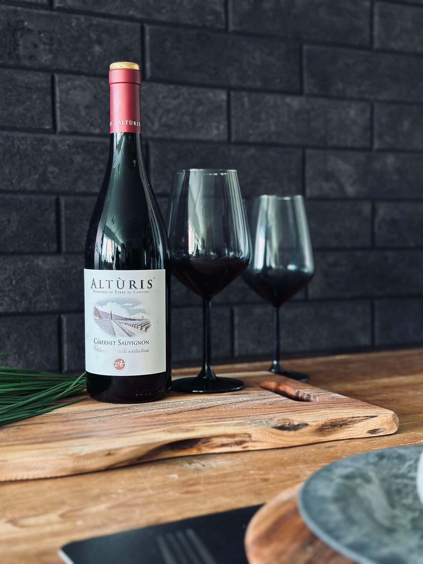 Skärbräda i oljad akaciaträ