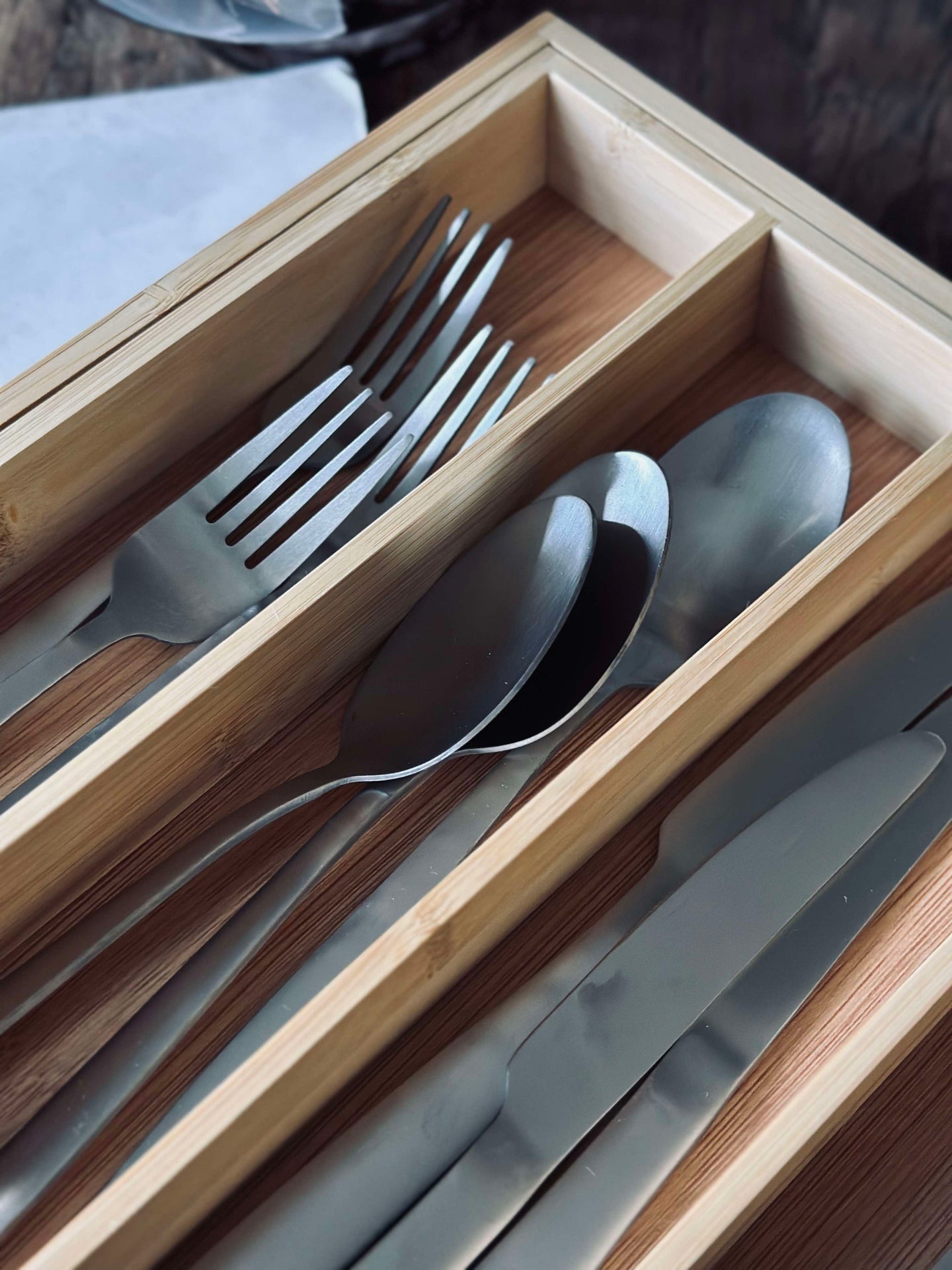 Besticklåda bambu - Justerbar mått