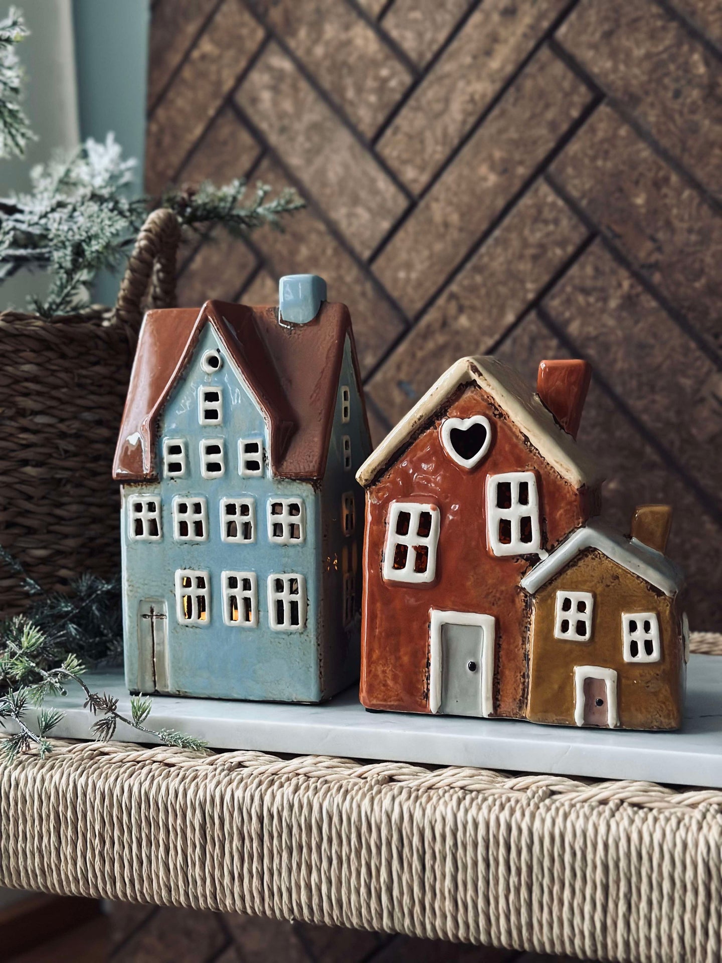Ljushus i keramik - dov blå