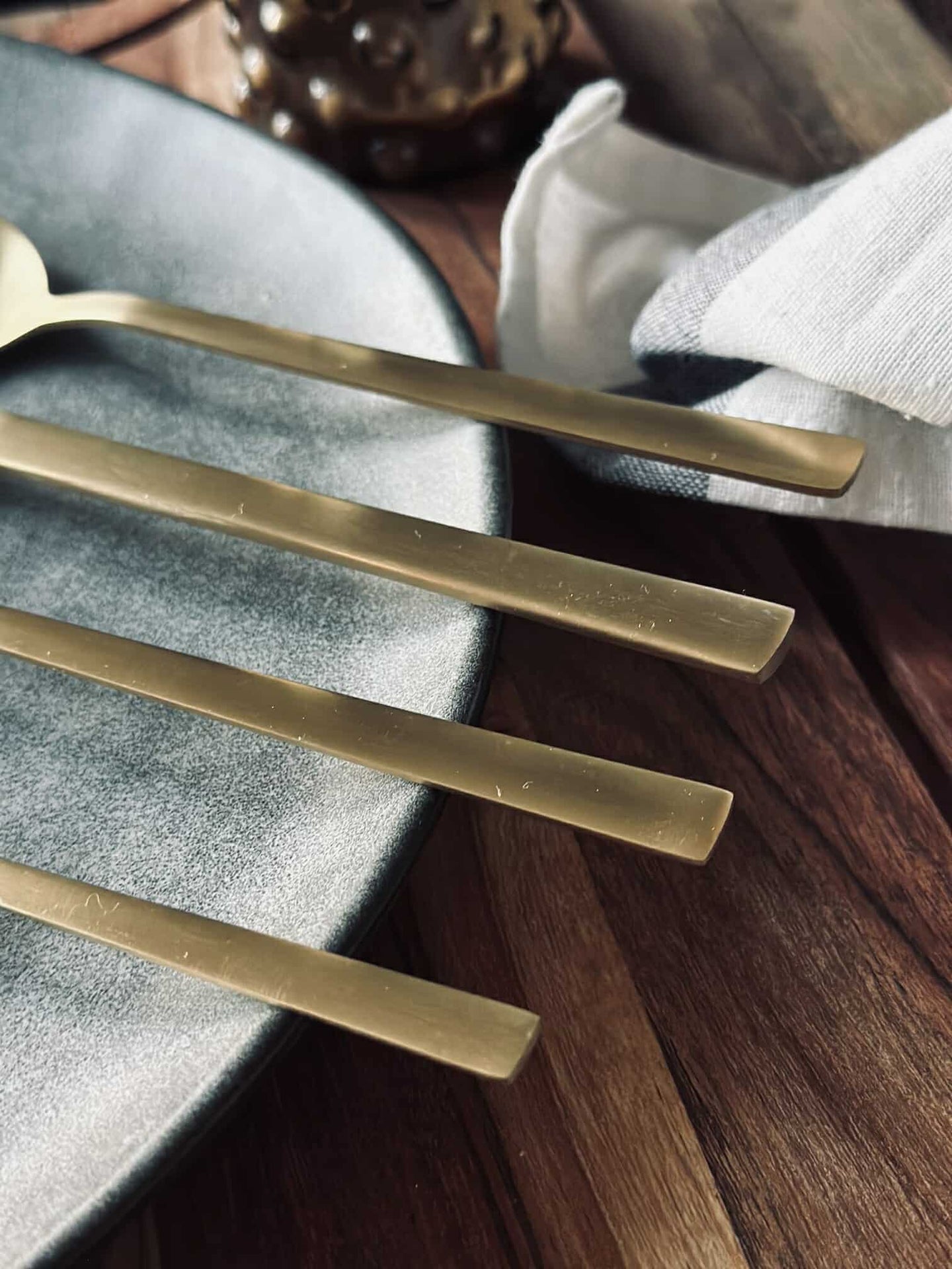 Bestick för 4 personer - Classic Guld