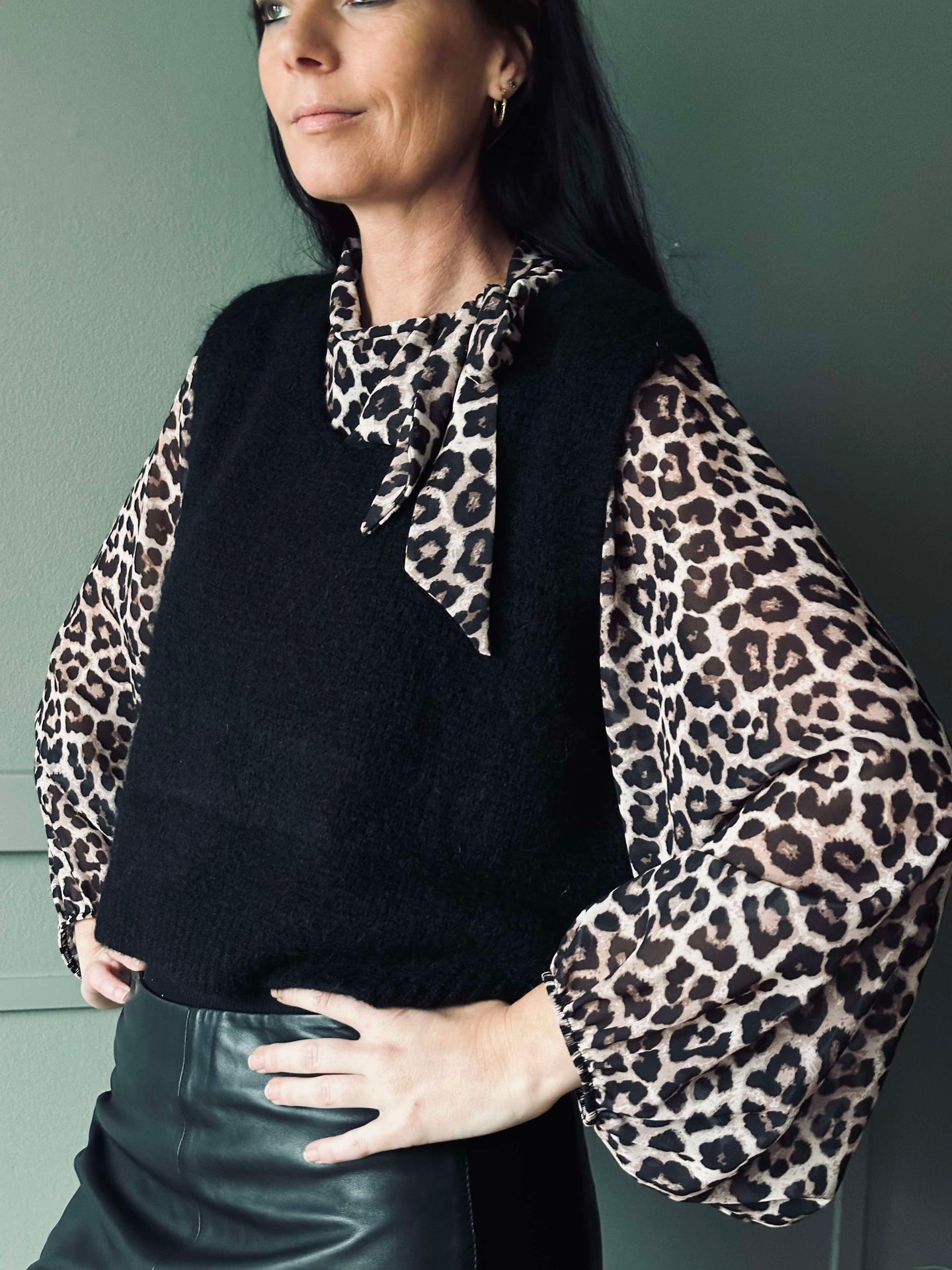 Blus med rosett - Leopard