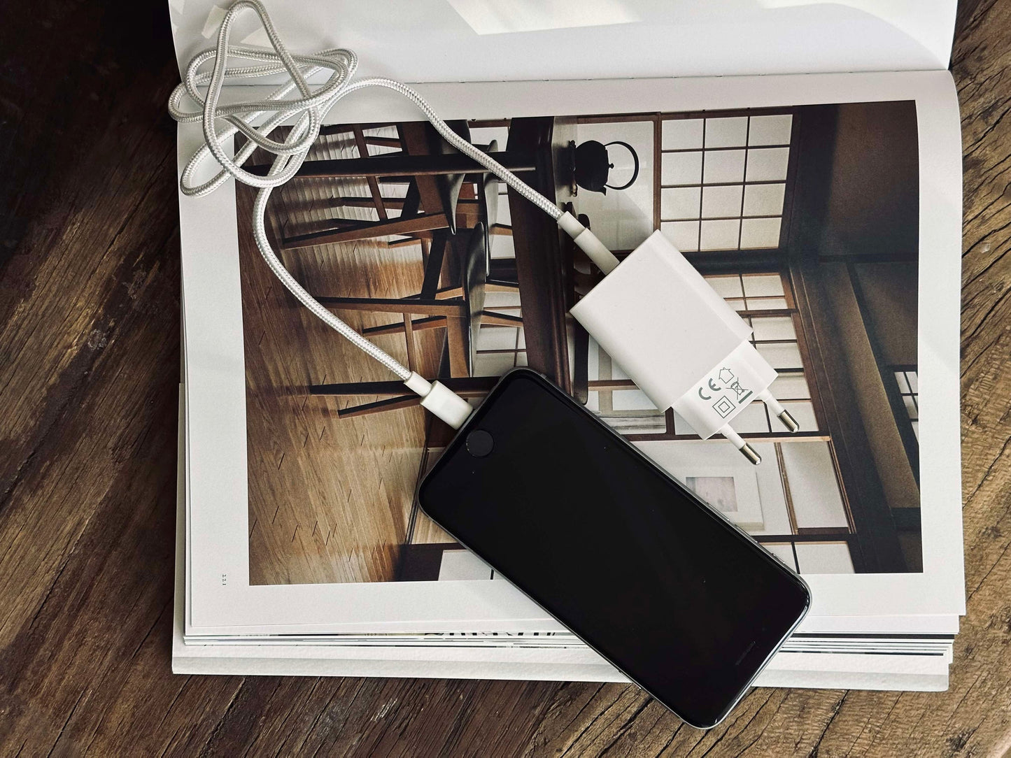 Laddare USB-C + 1 m nylonkabel: USB-C till USB-C