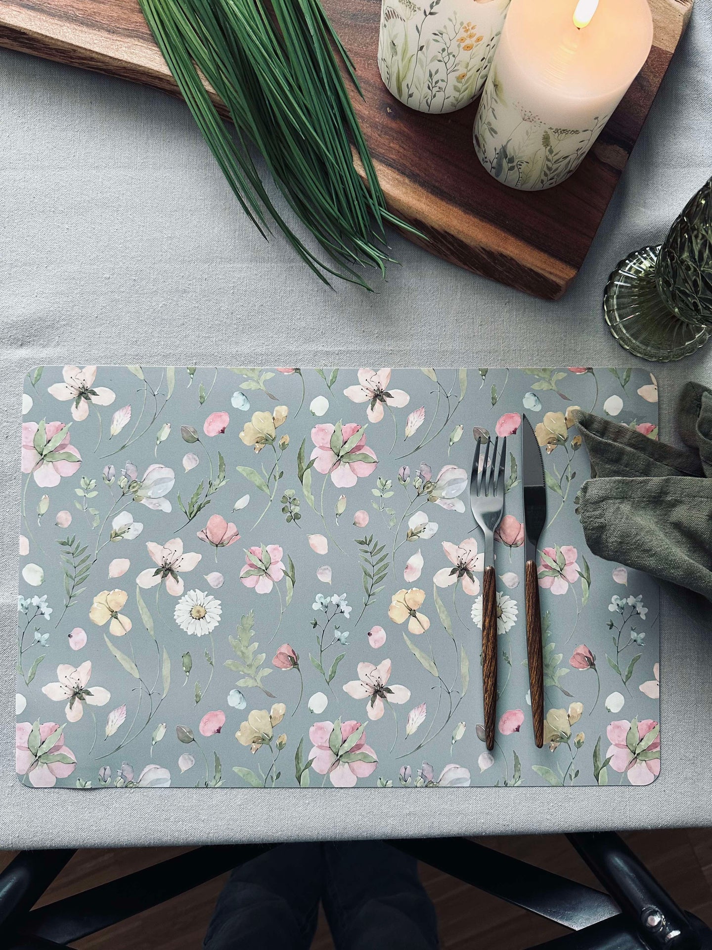 Bordsunderlägg Flora - Grå