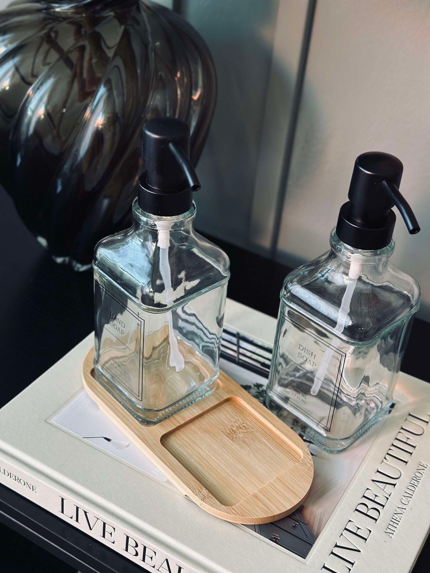 Tvålpump 2 st. med bricka - Klar