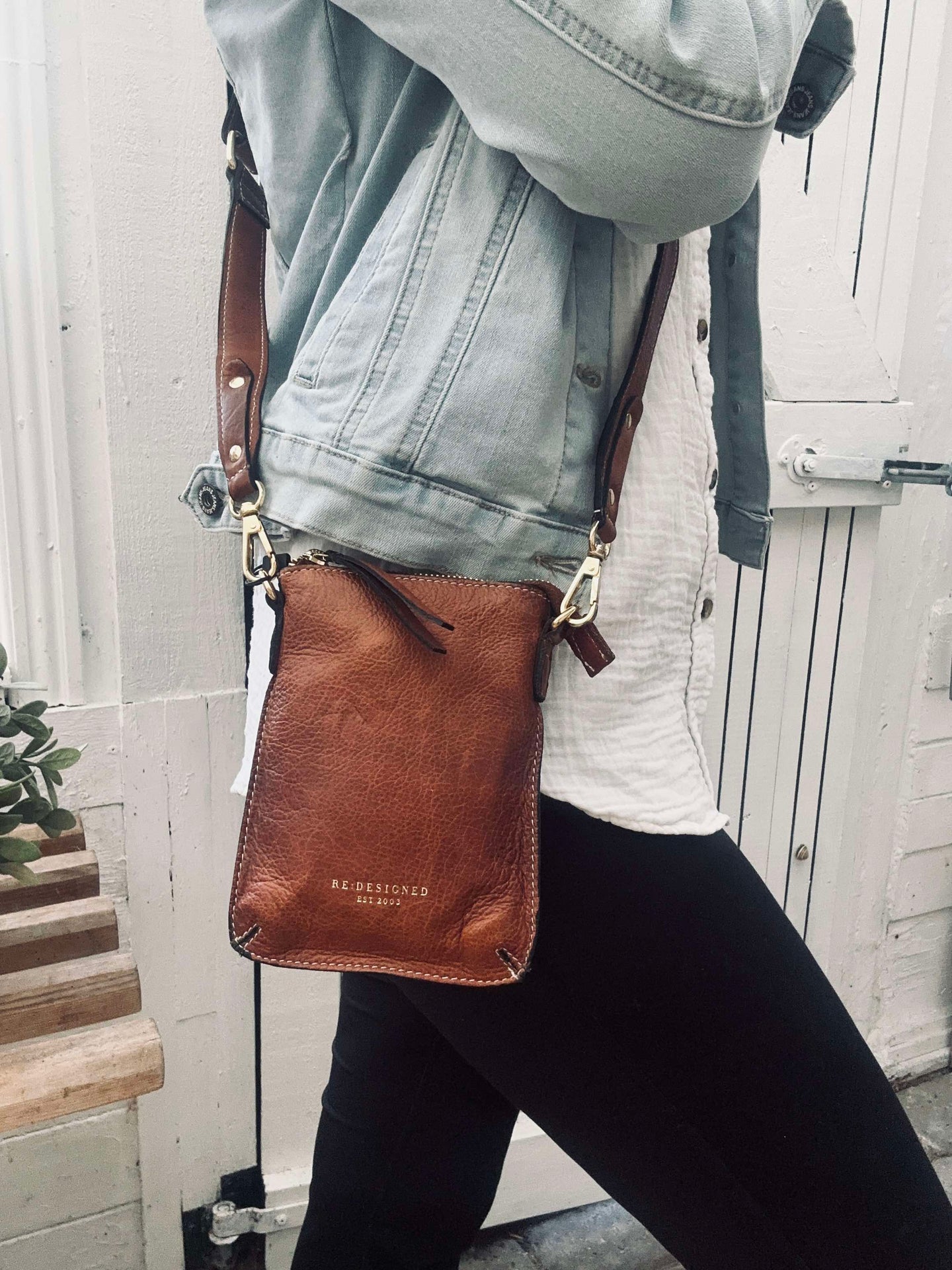 Crossover mobilväska - Nava Valnöt