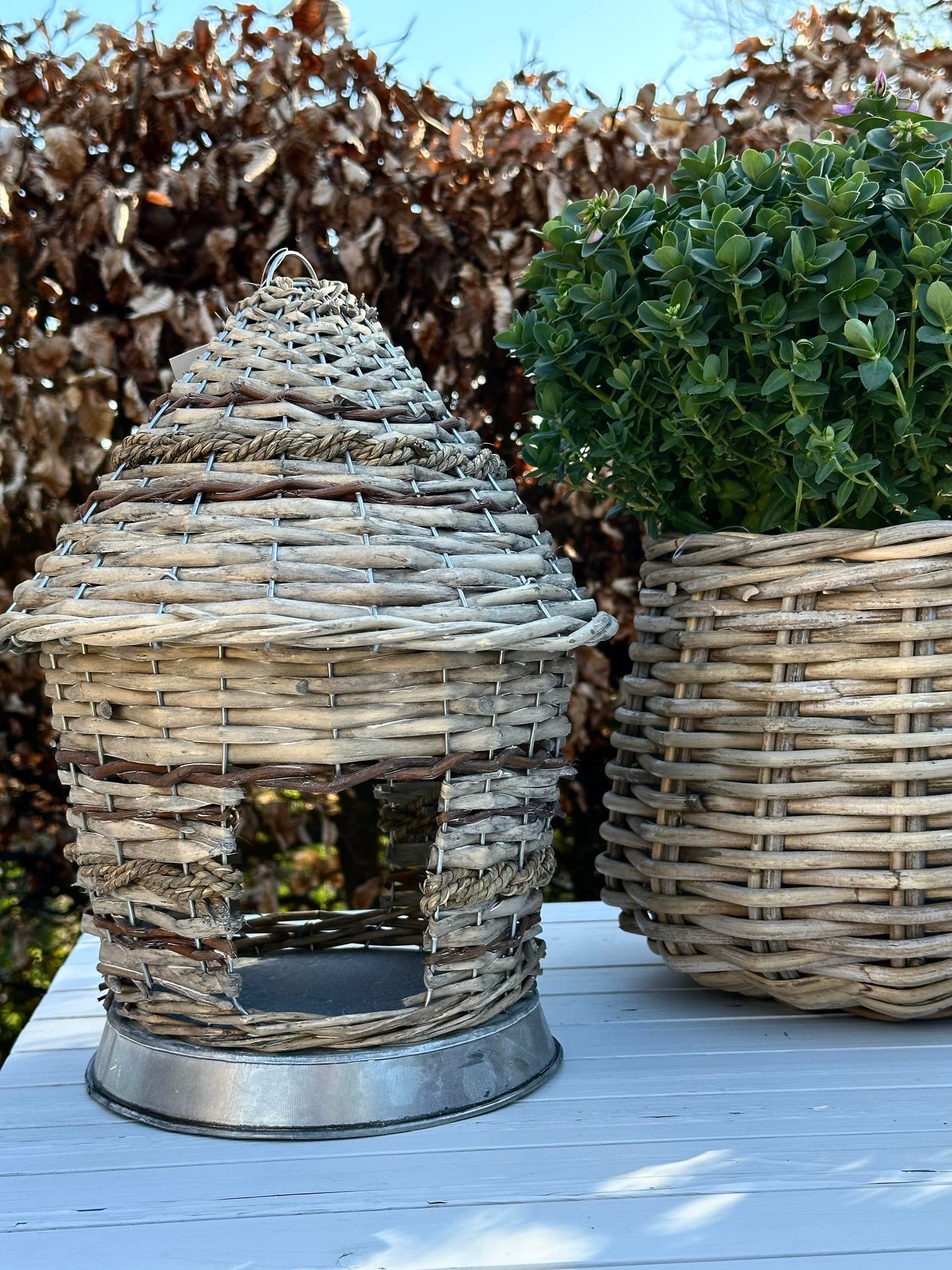 Fågelhus med upphängning