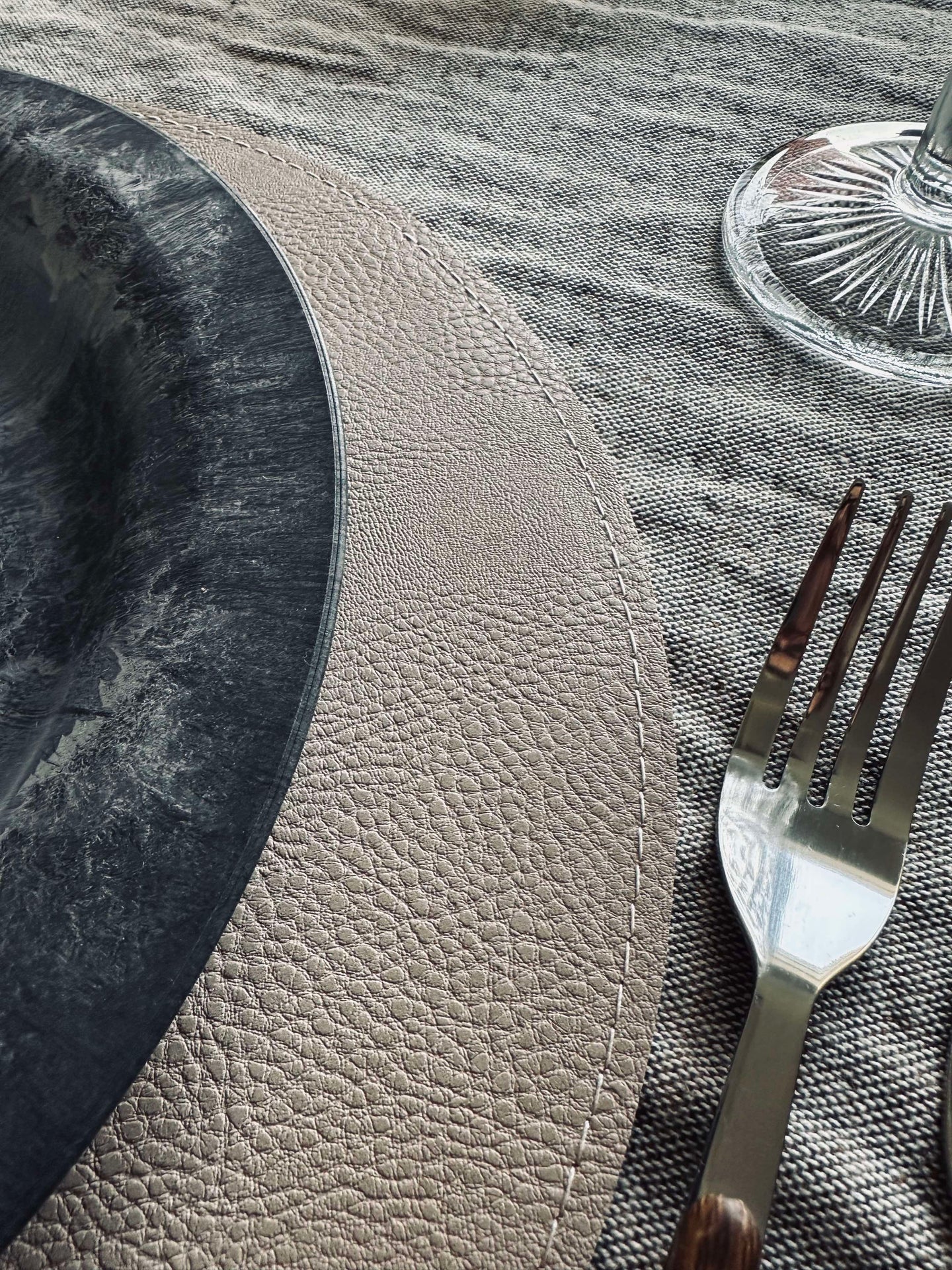 Vändbar bordstablett - Tobak / Sand