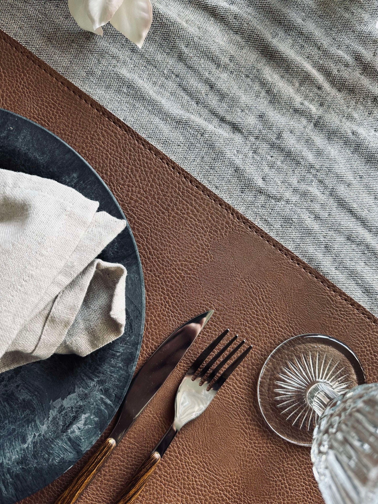 Vändbar bordstablett - Tobak / Sand 30x45cm