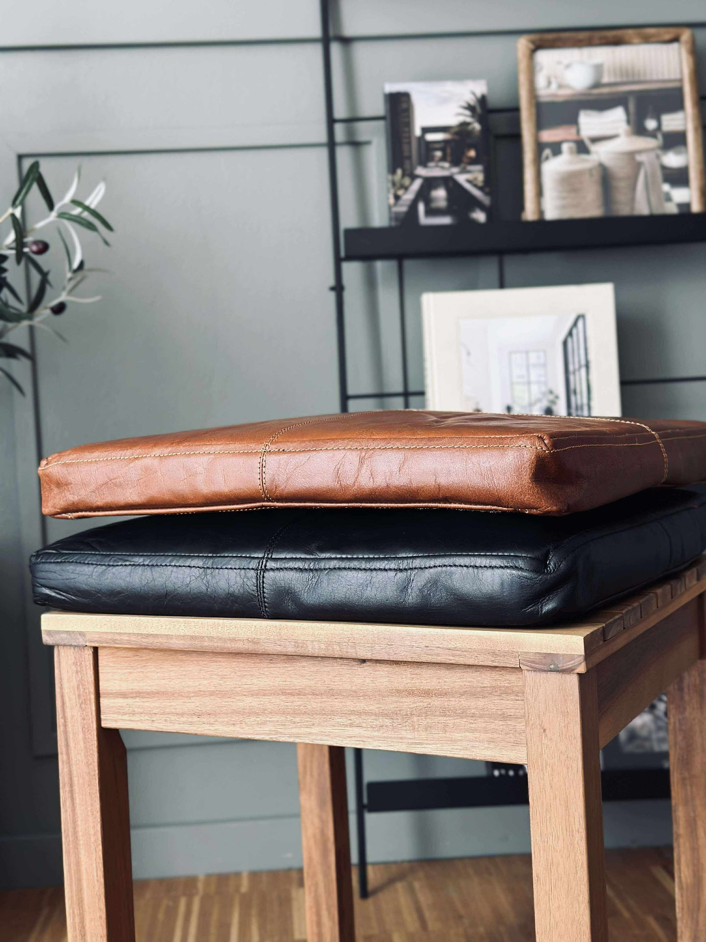 Dyna Tokyo i läder - 40x40 Cognac