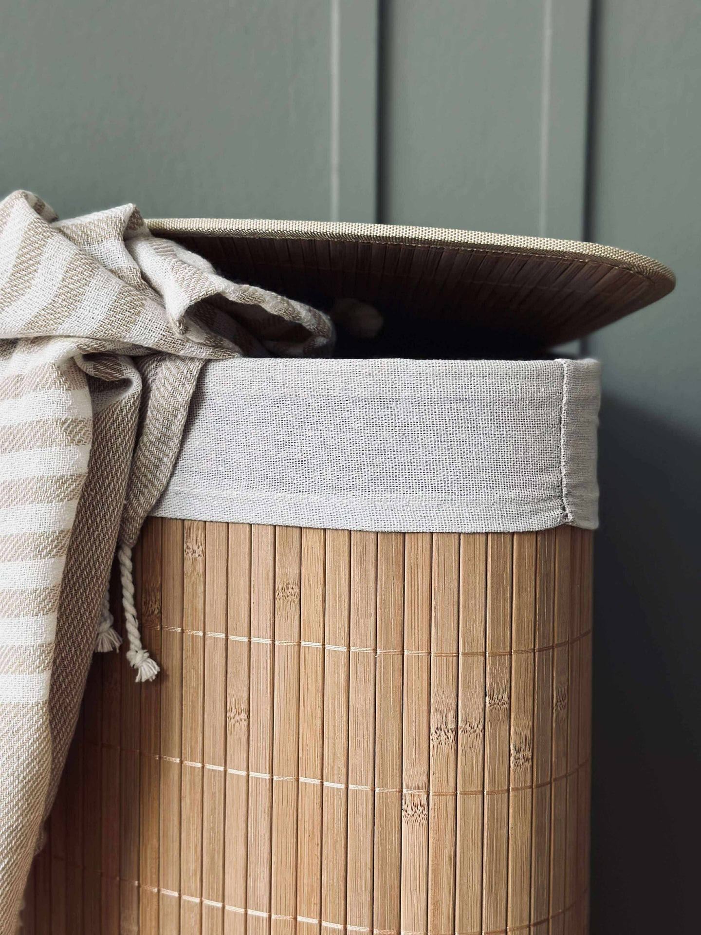 Tvättkorg i bambu - Triangulär