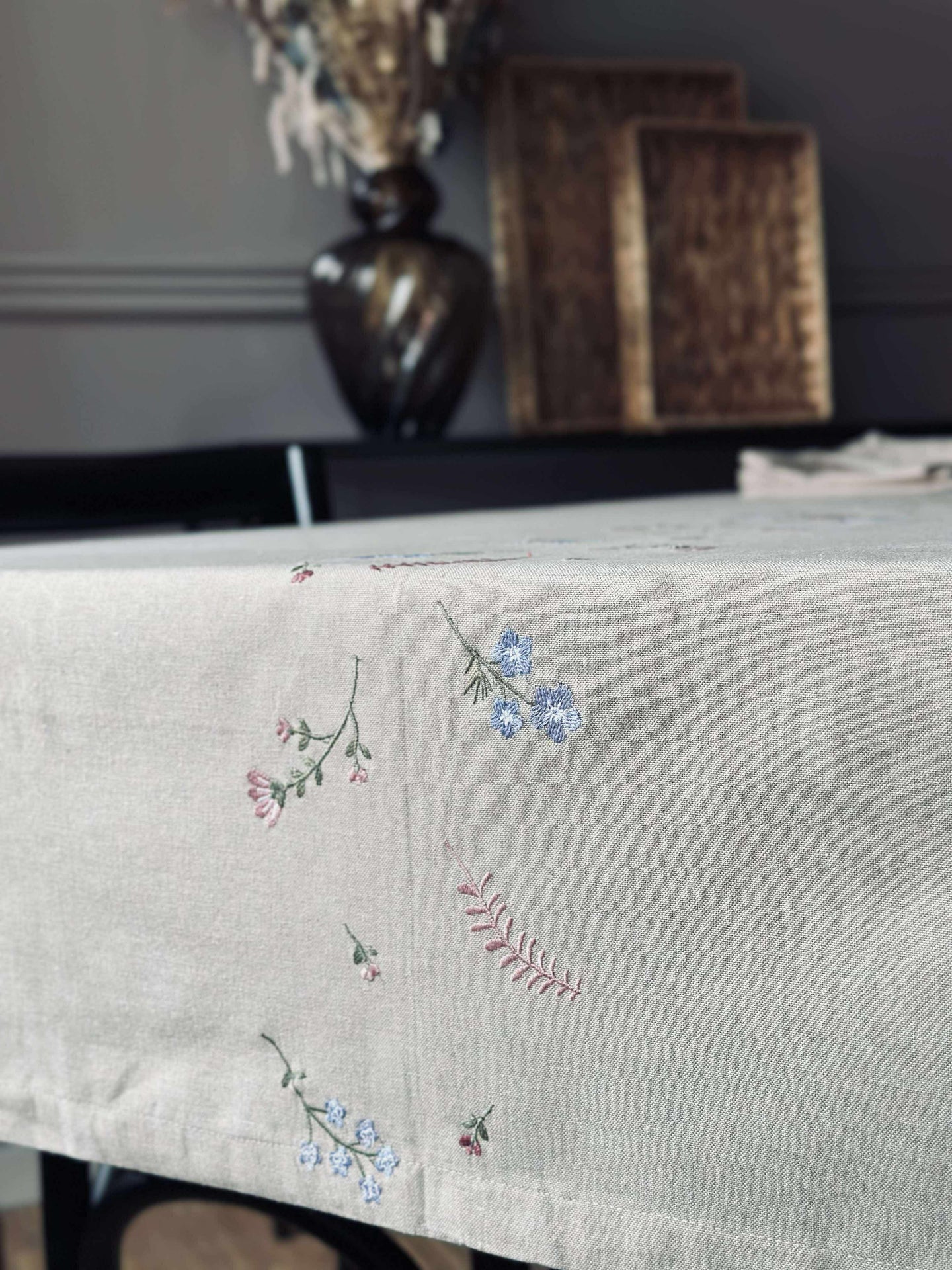 Duk blomsterbroderi - Linneutseende