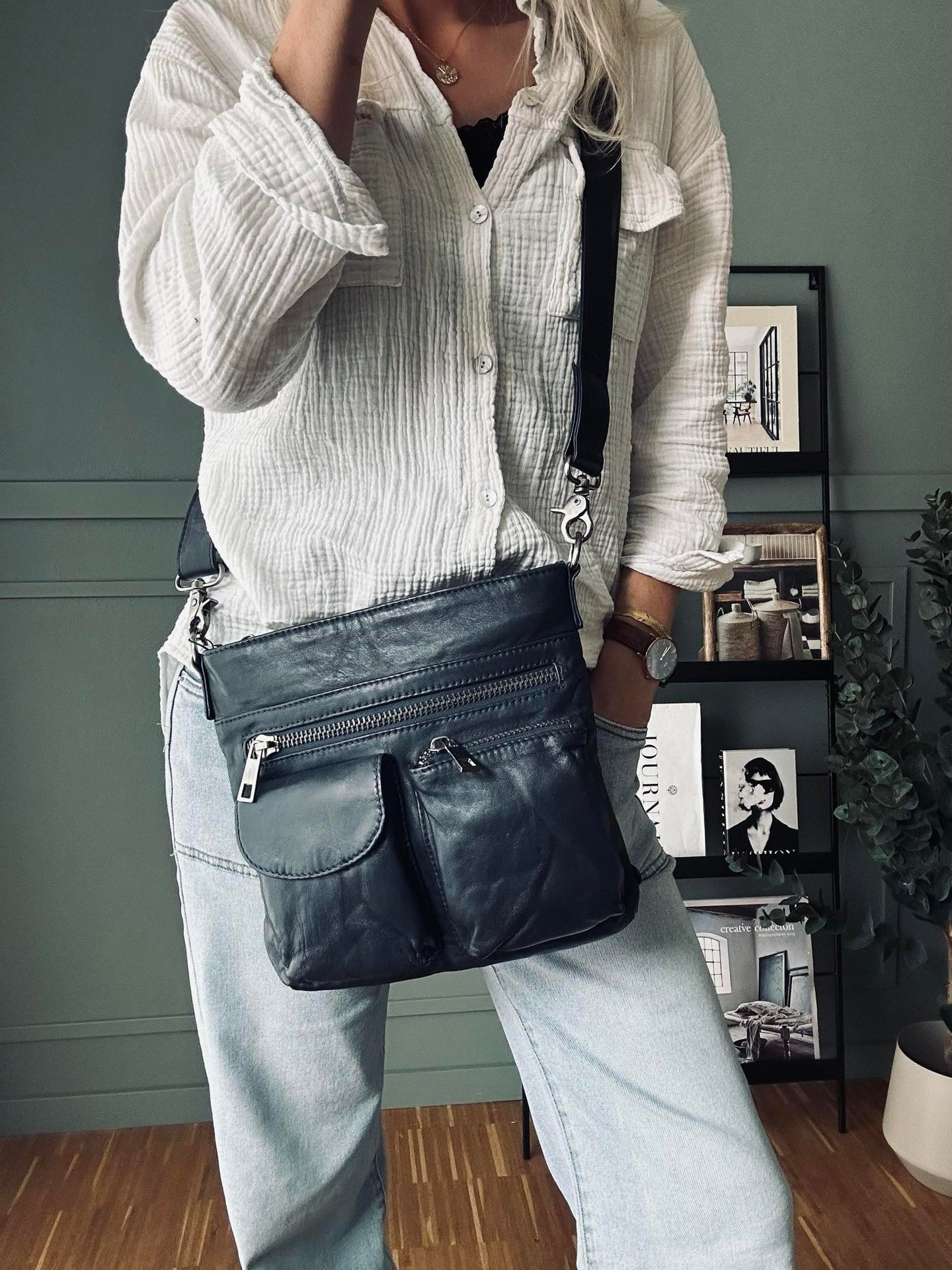 Crossbody NAVY - Ultra mjuk