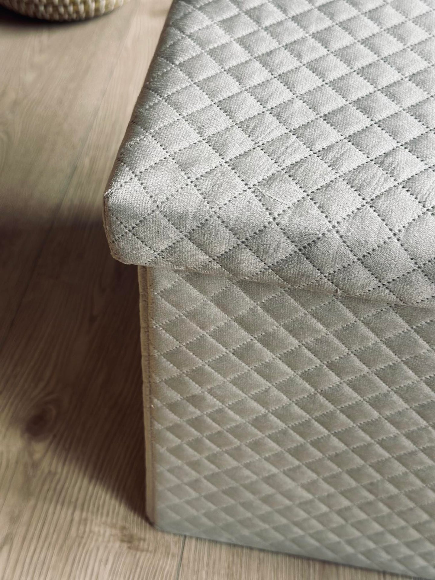 Förvaringsbänk med sittdyna