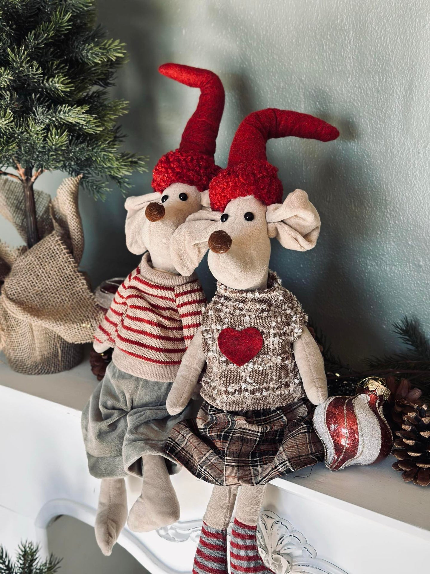 Nissetomte - Sittande Pojke