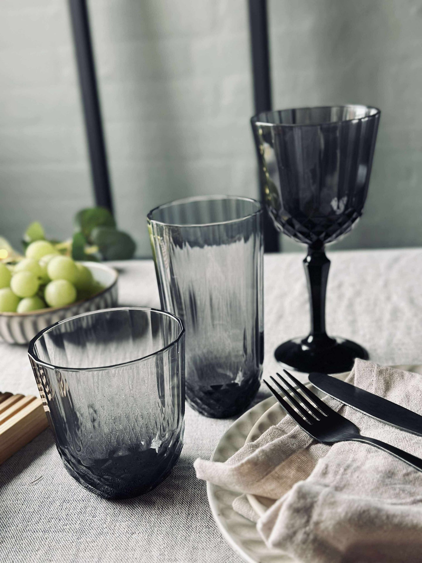 Vattenglas Sanna grå 345 ml