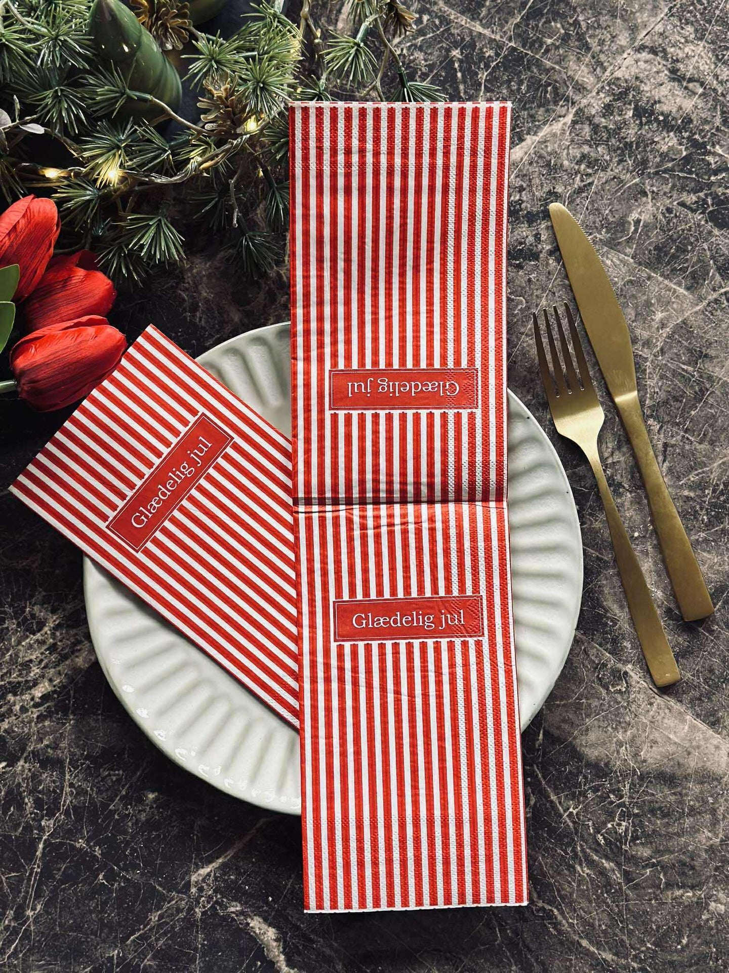 Servetter - 20st. Röd rand