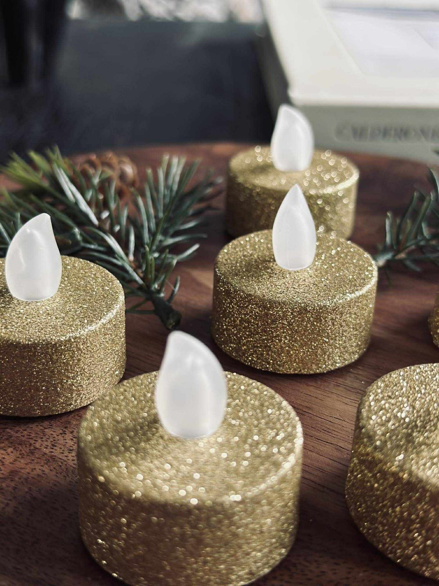 Värmeljus med LED - Guldglitter 6 st.