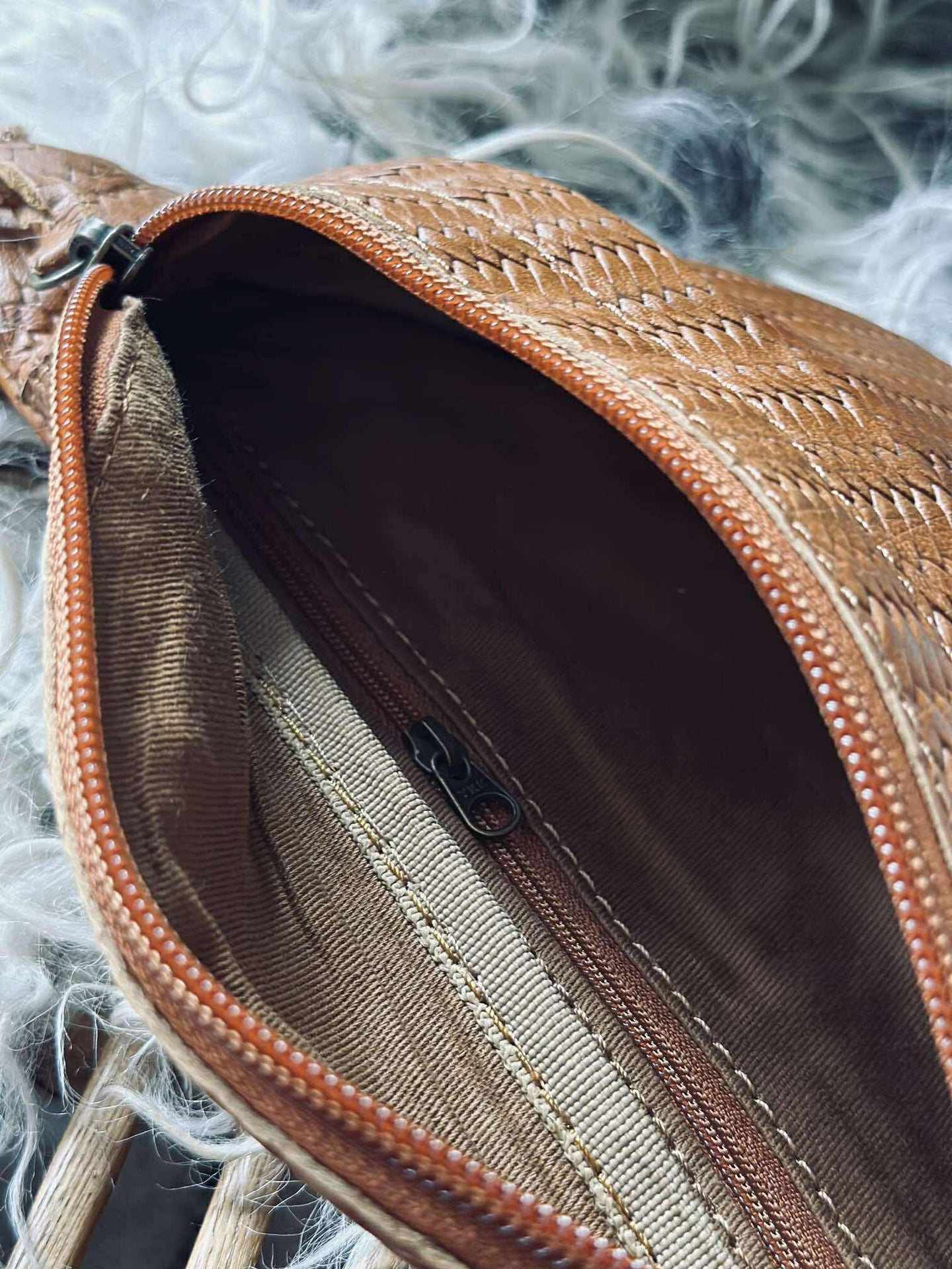 Bumbag Tasha - Cognac flätad