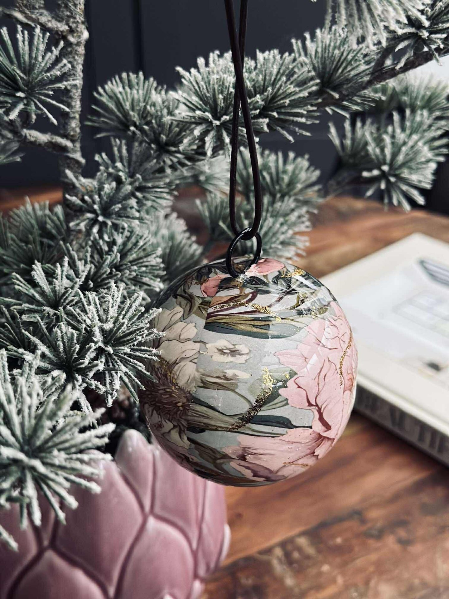 Julkula - metal flower