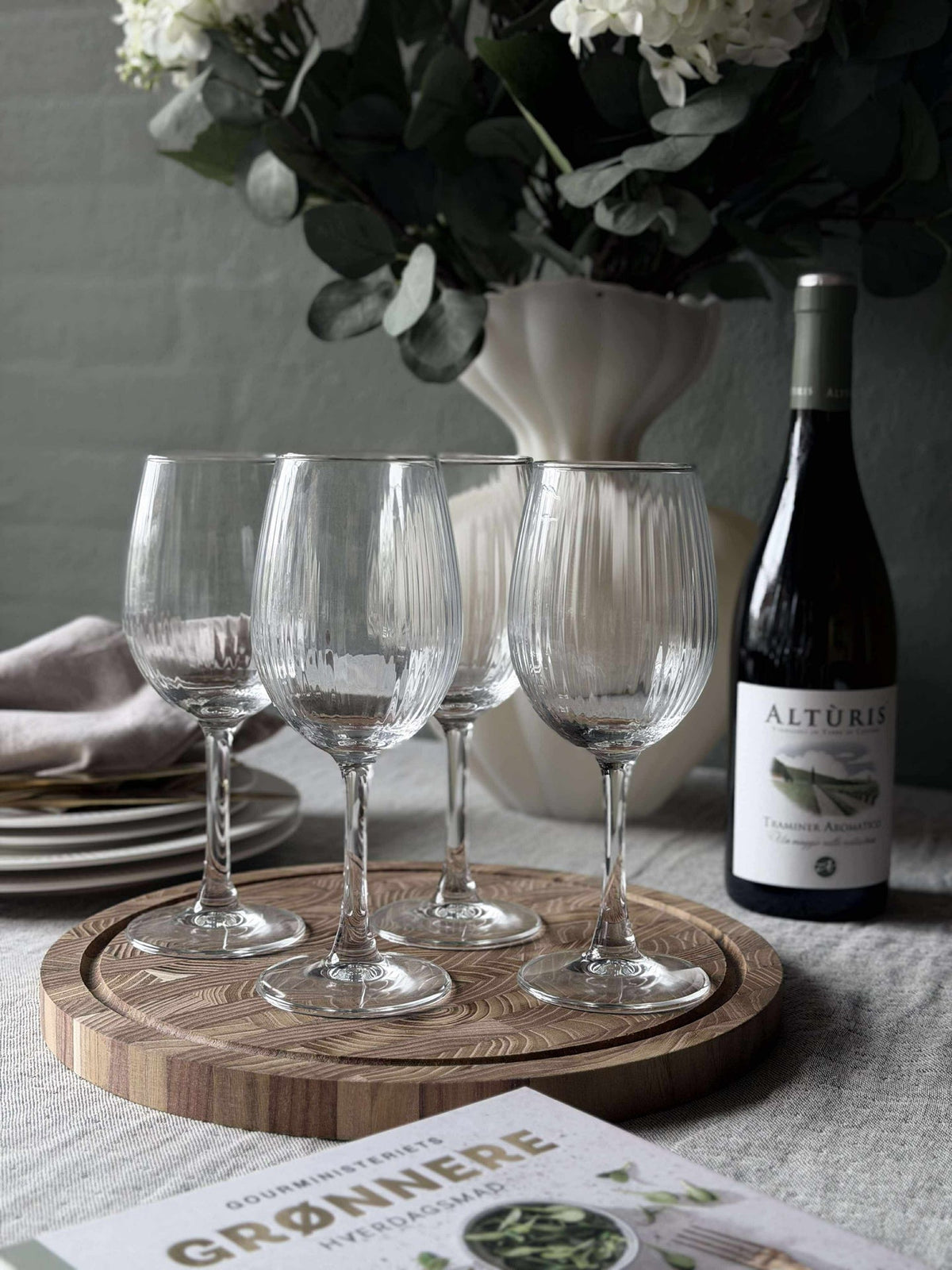 Vinglas Ribbade med guldkant - 4 st. 350 ml
