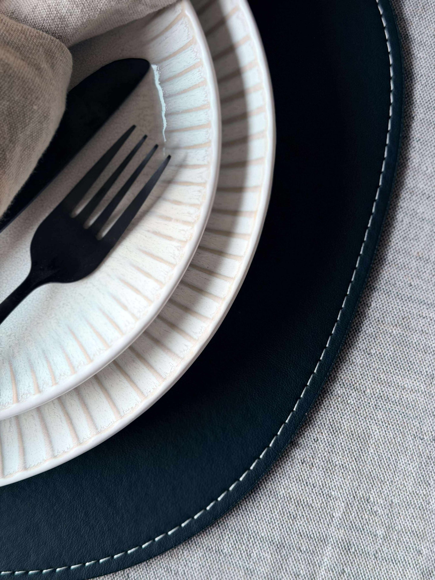 Oval bordsunderlägg - Svart