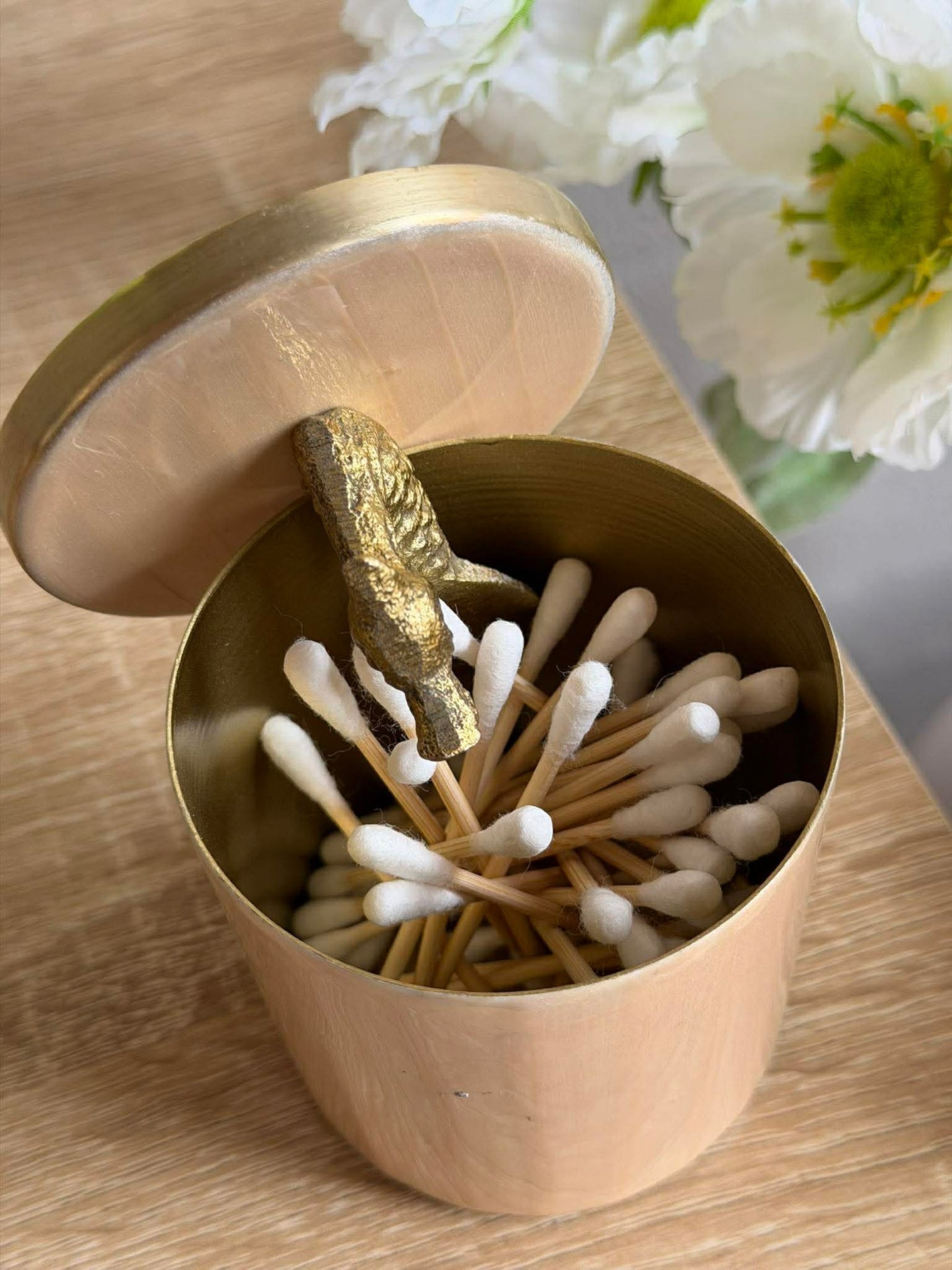 Kruka med lock – Beige med fågel i guld