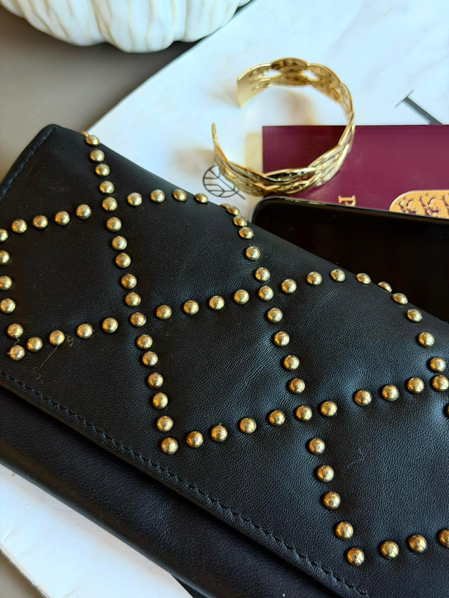 Clutch med nitar - LIMA large black