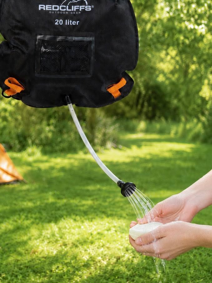 Udendørs brusepose 20 liter med slange og håndbruser til camping