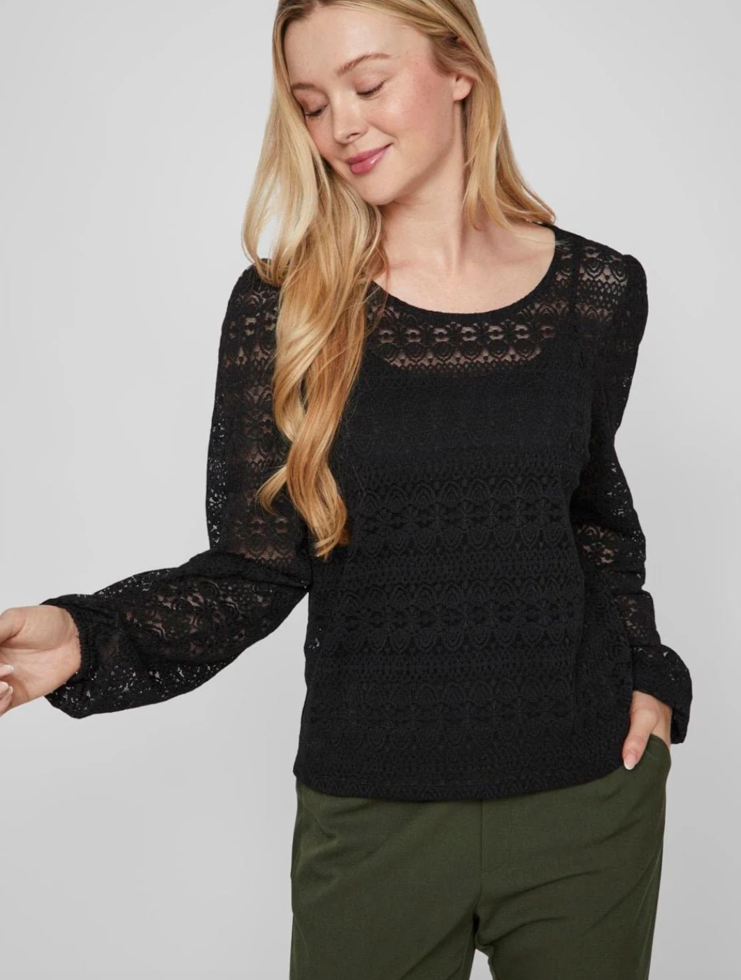 Blus med spets - Chikka Black
