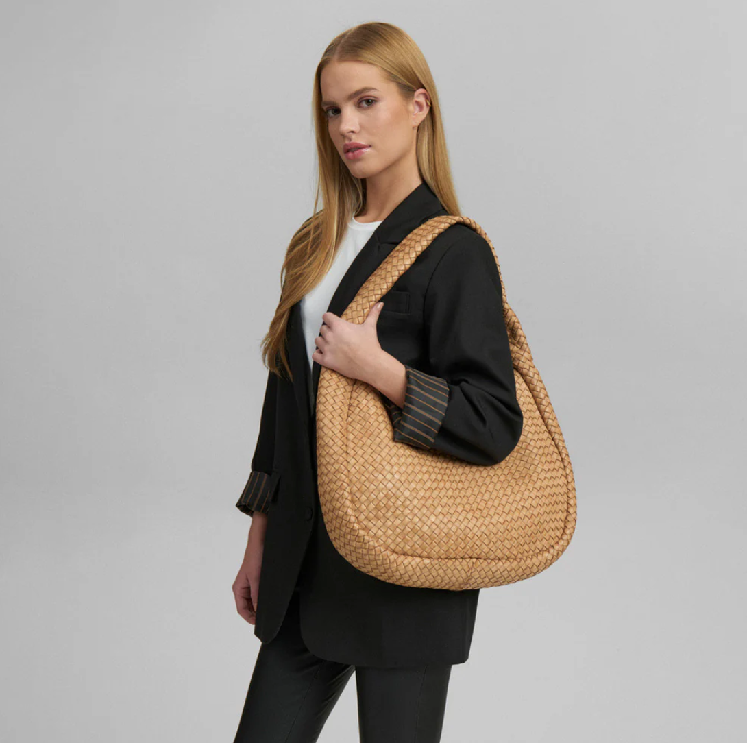 Elegant handflätad axelväska - Sand stor