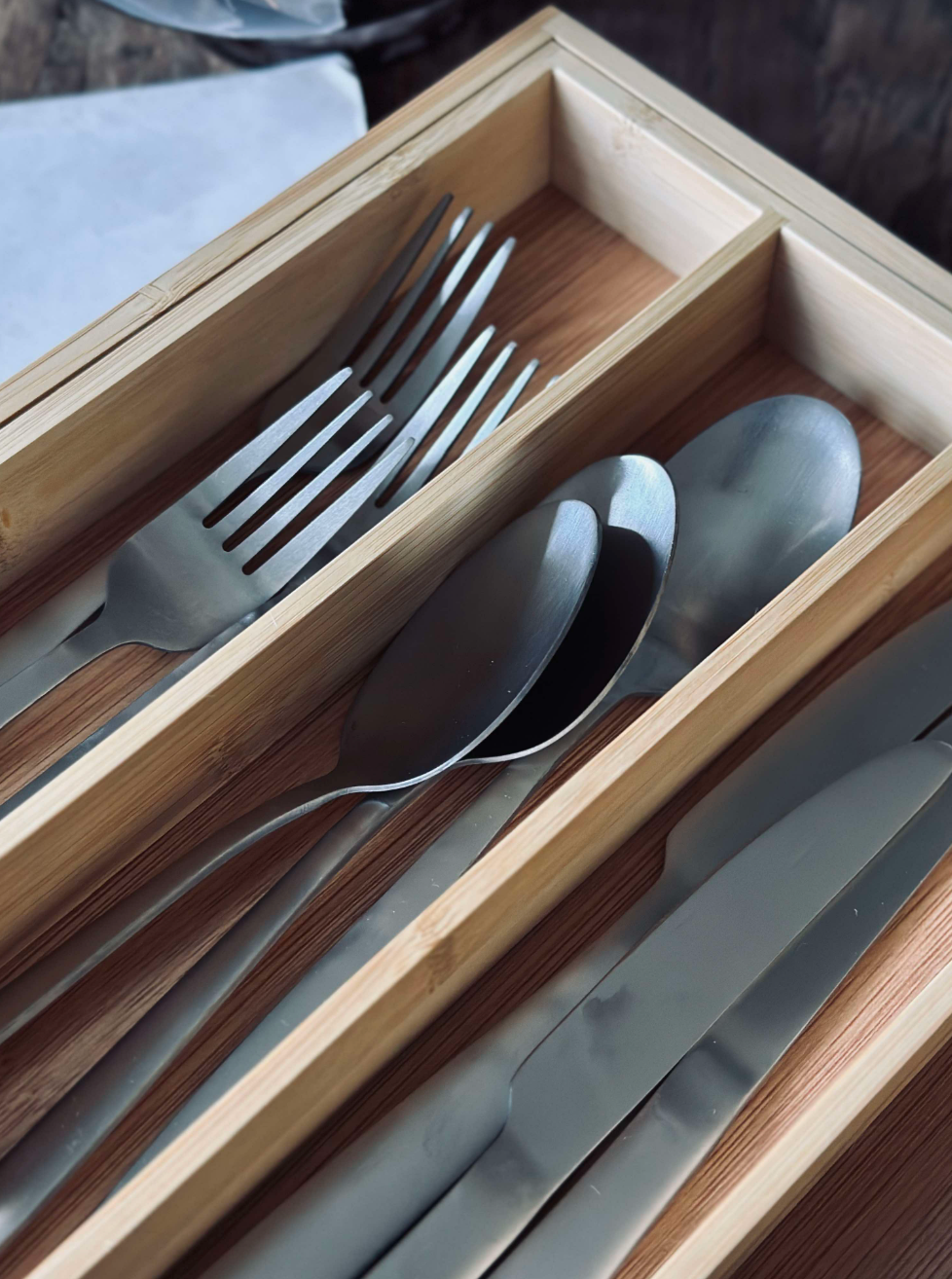 Besticklåda i trä - Justerbar storlek