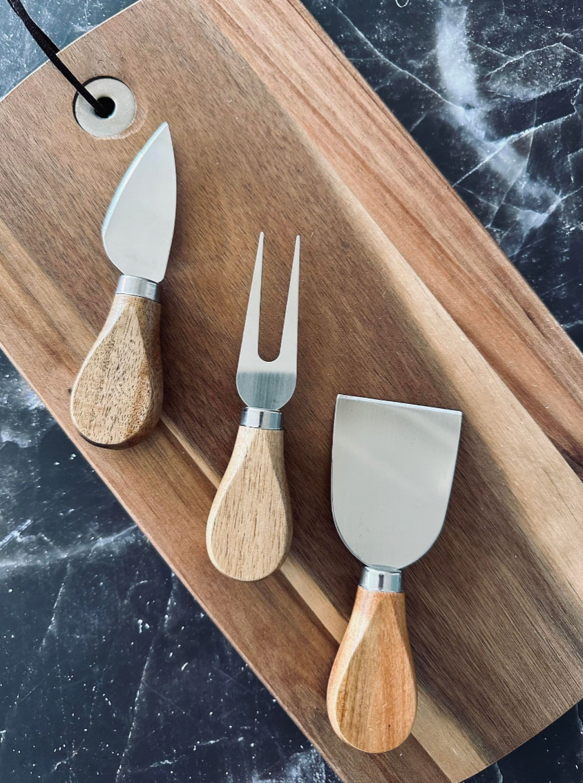 Skärbräda med ostknivar - Perfekt för tapas