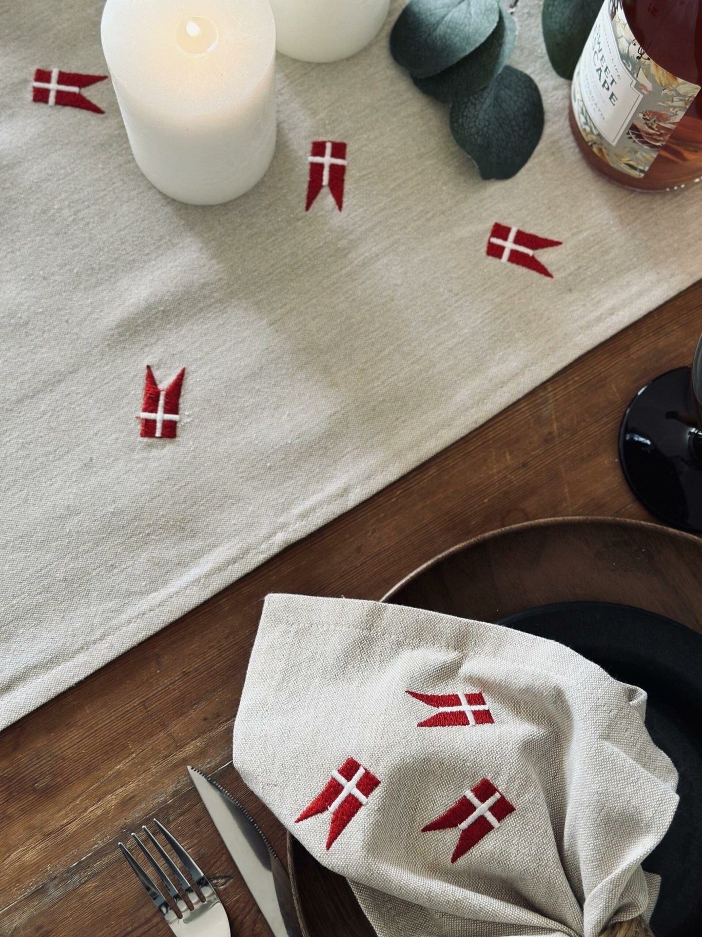 Bordløber med flag – Flere størrelser - VIAMAJA.DK