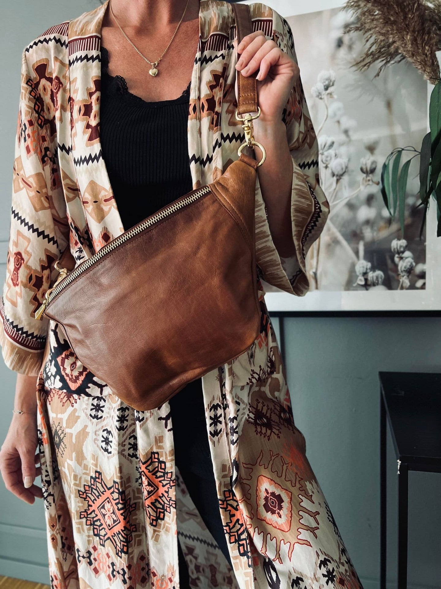 Bumbag EMILIA Walnut - VIAMAJA.DK
