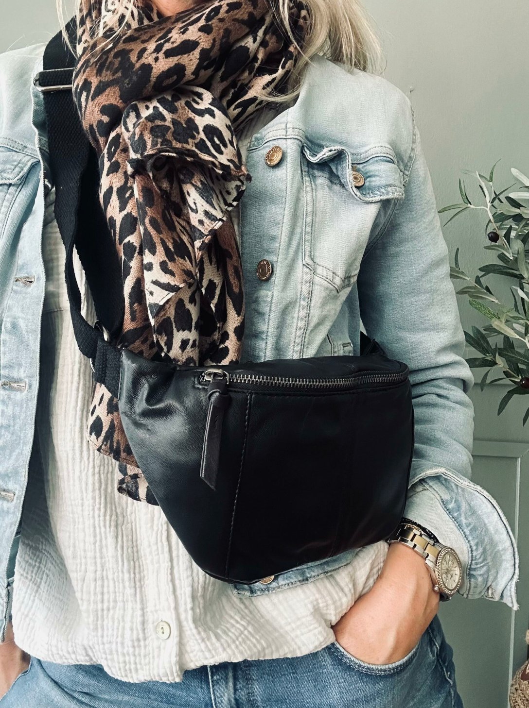 Bumbag JUNE black m. gunmetal - VIAMAJA.DK