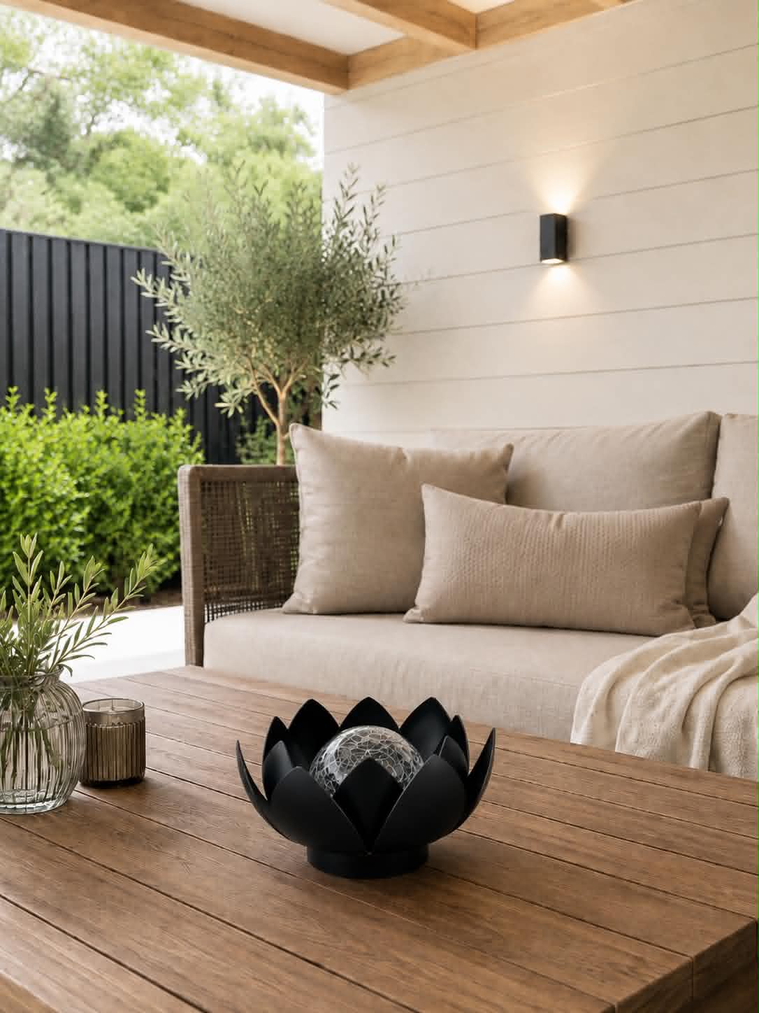Lotus med solceller