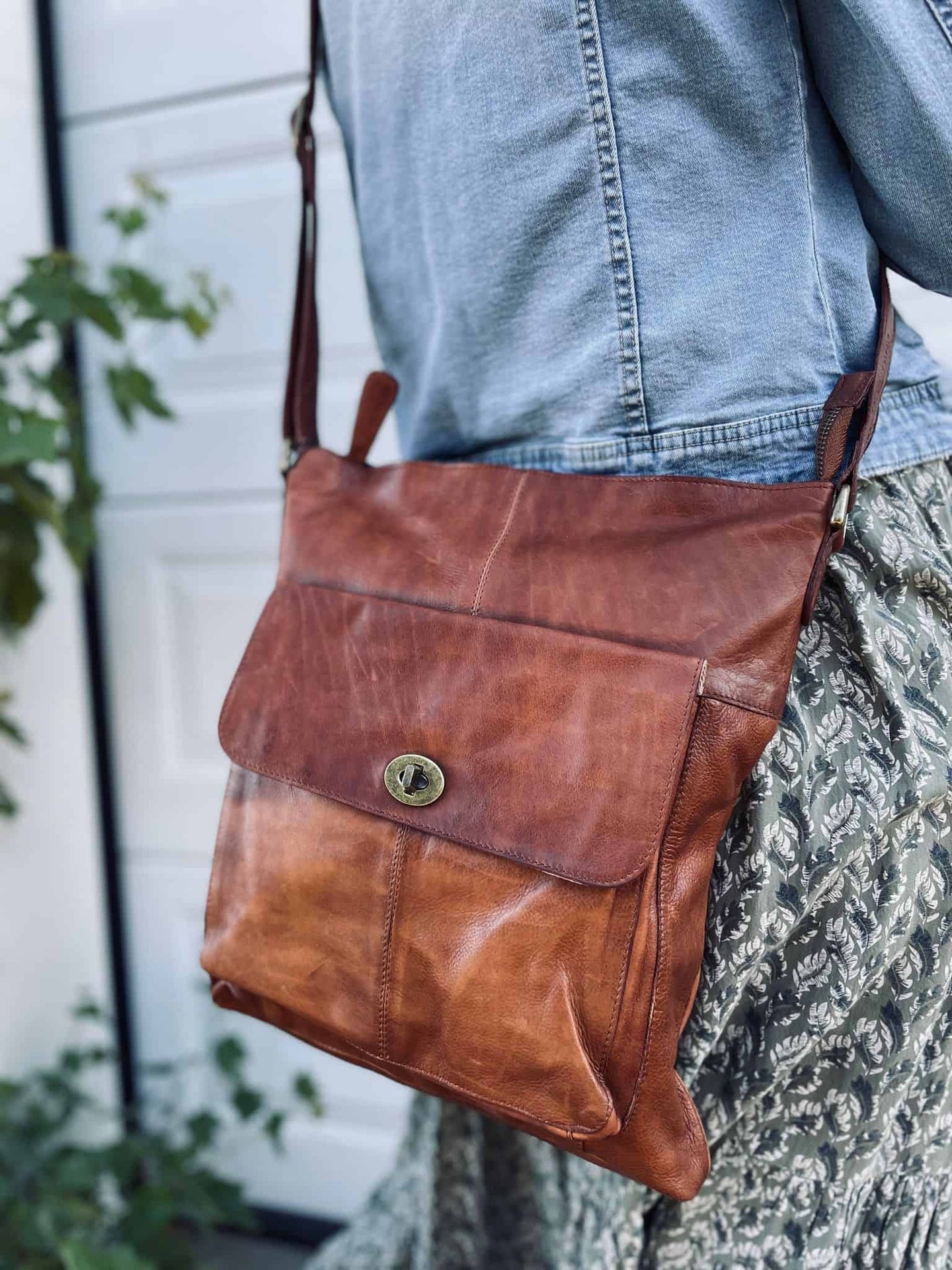 Crossbody Big KAYA - Walnut - VIAMAJA.DK