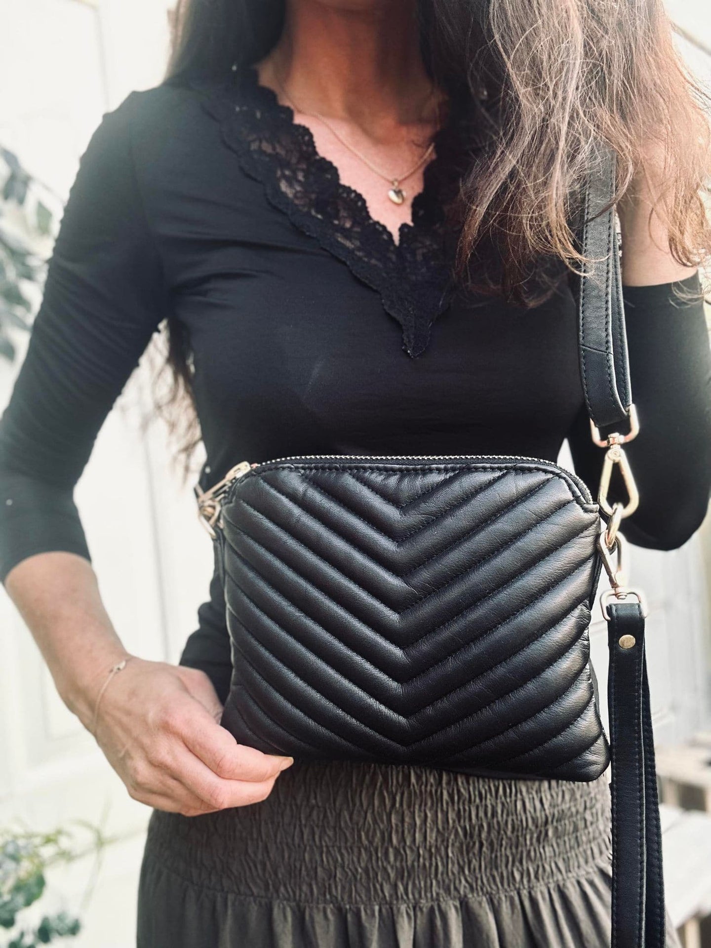 Crossbody clutch ALICE - Black Quilt - VIAMAJA.DK