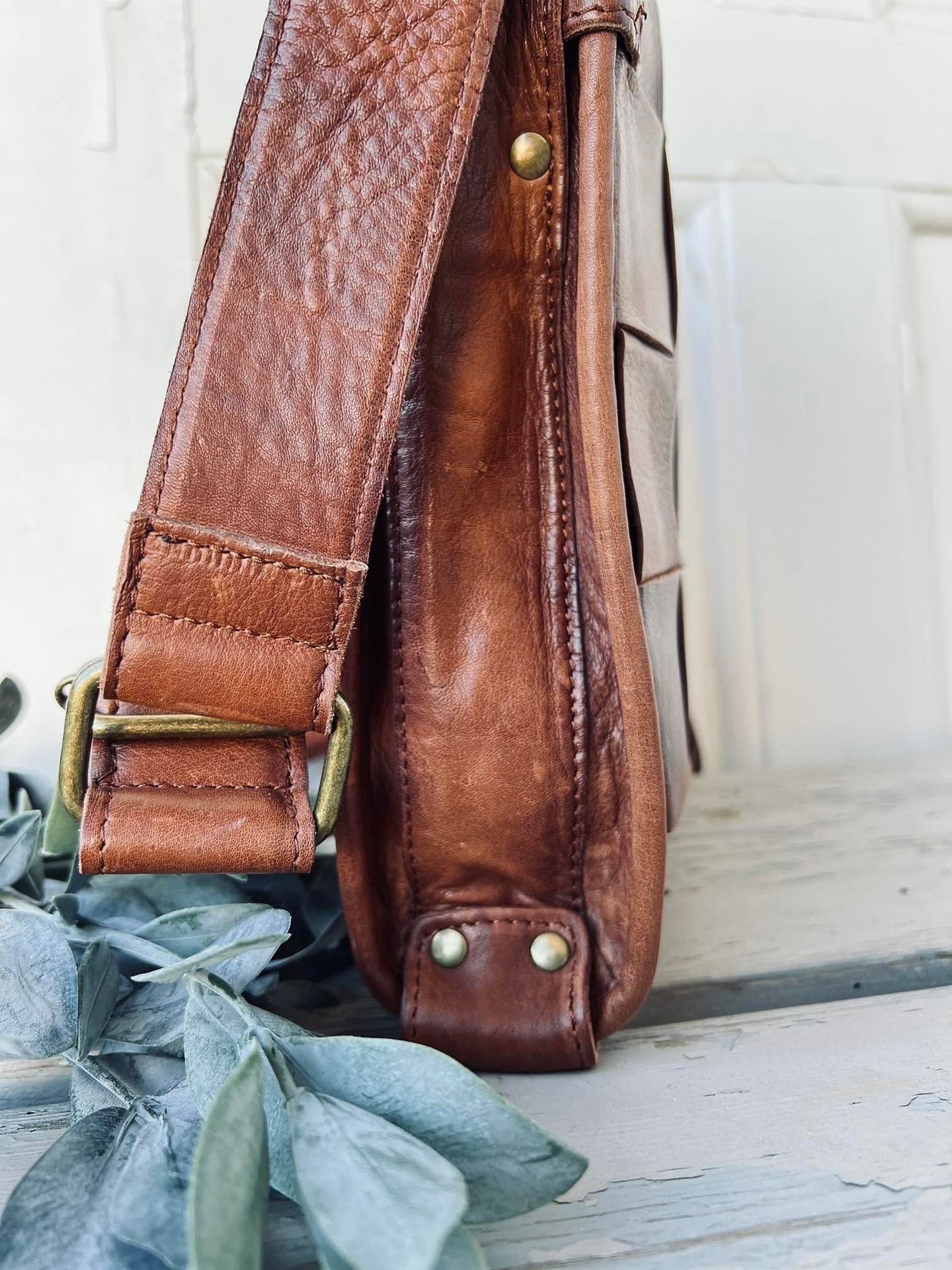 Crossover URBAN Walnut - VIAMAJA.DK