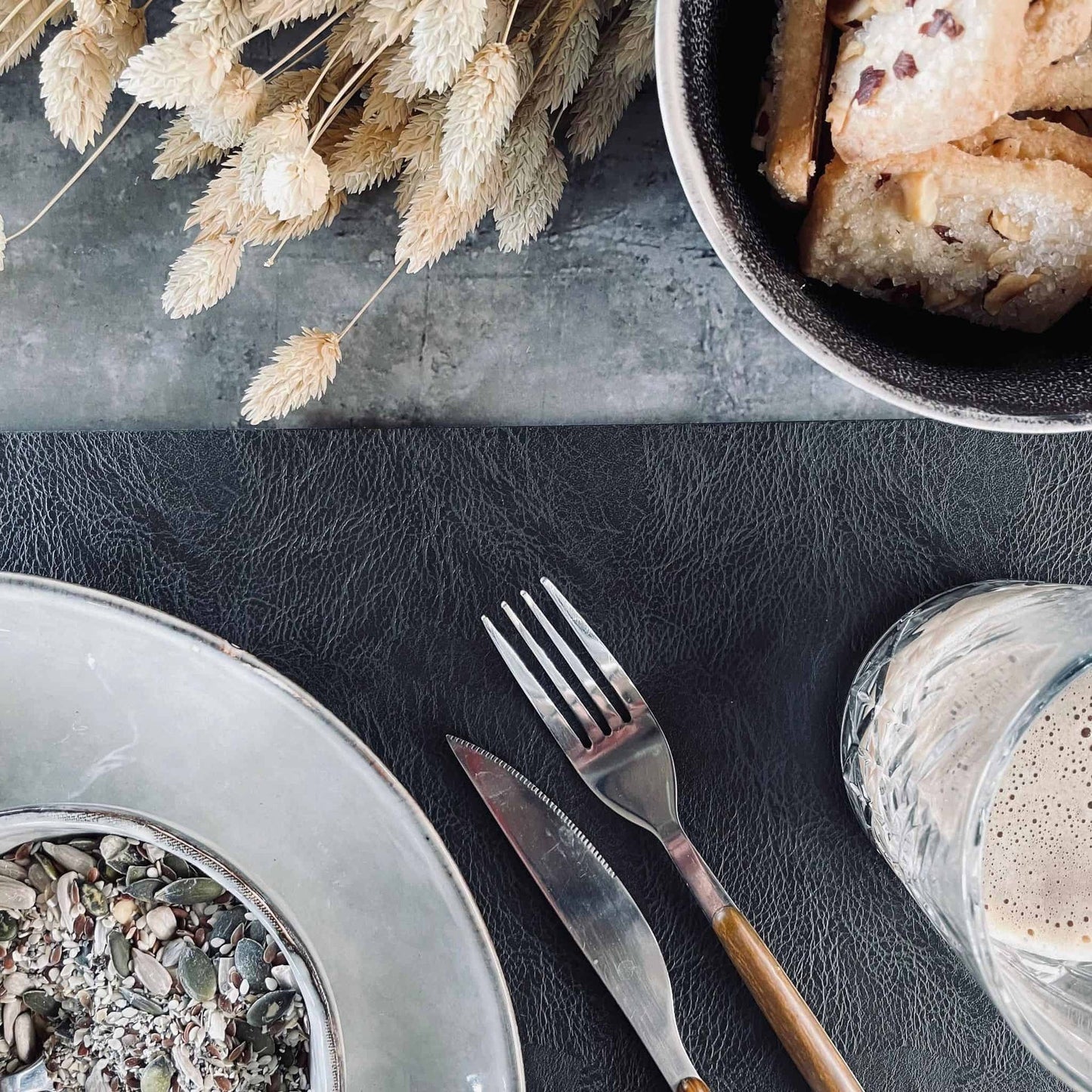 Dækkeserviet 30×45 – Mat Sort - VIAMAJA.DK