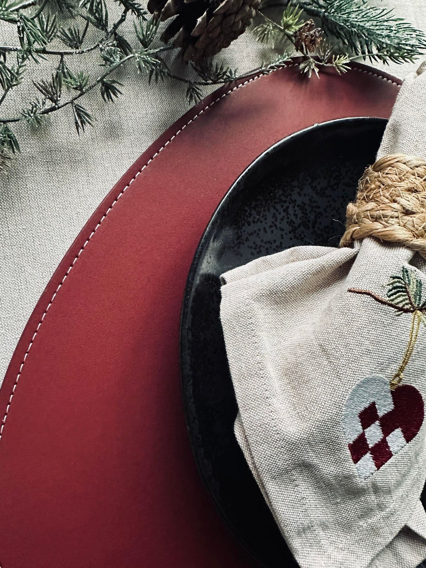 Dækkeserviet organisk - Bordeaux - VIAMAJA.DK