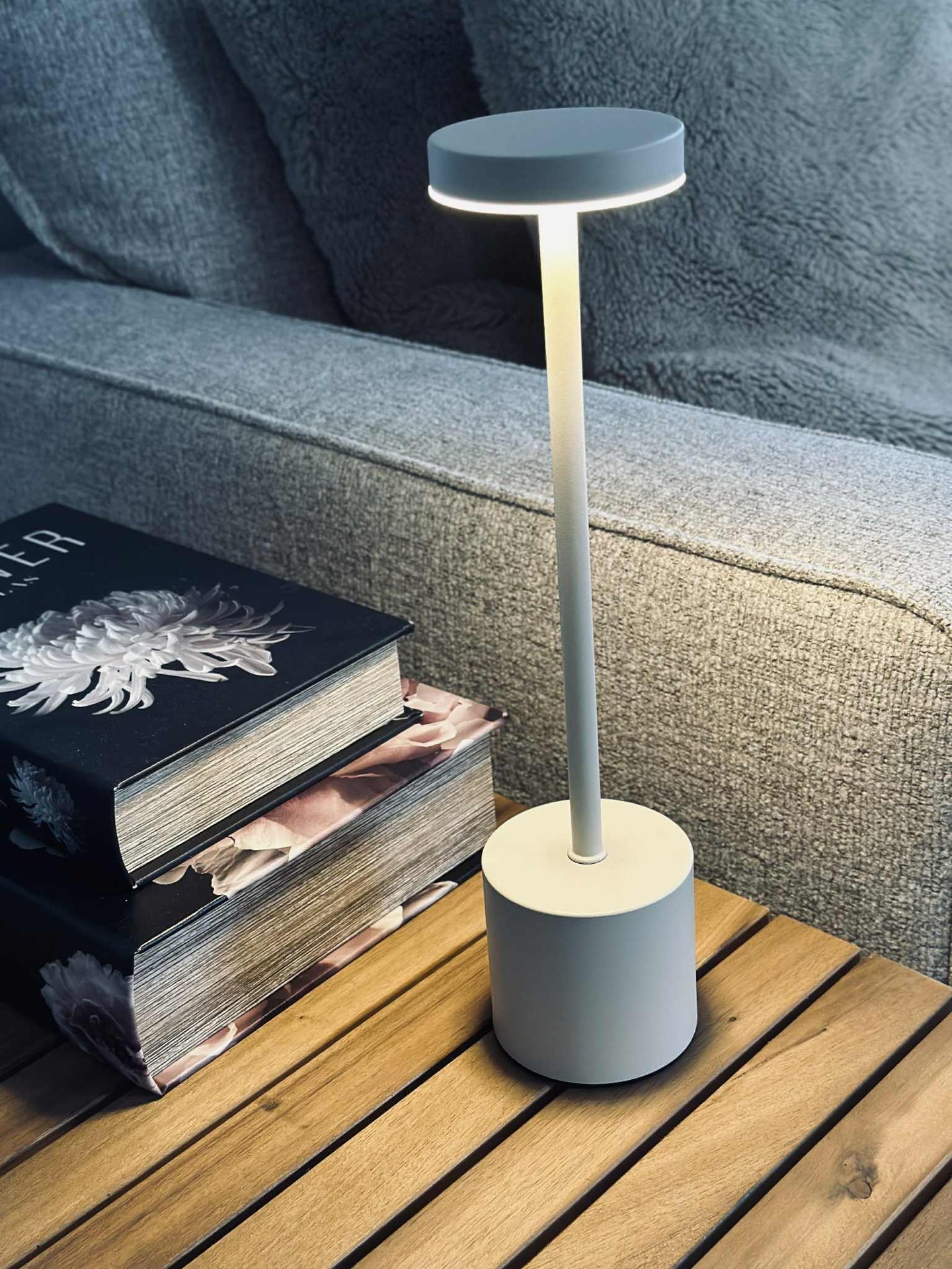 LED bordslampa KELLY Creme - uppladdningsbar