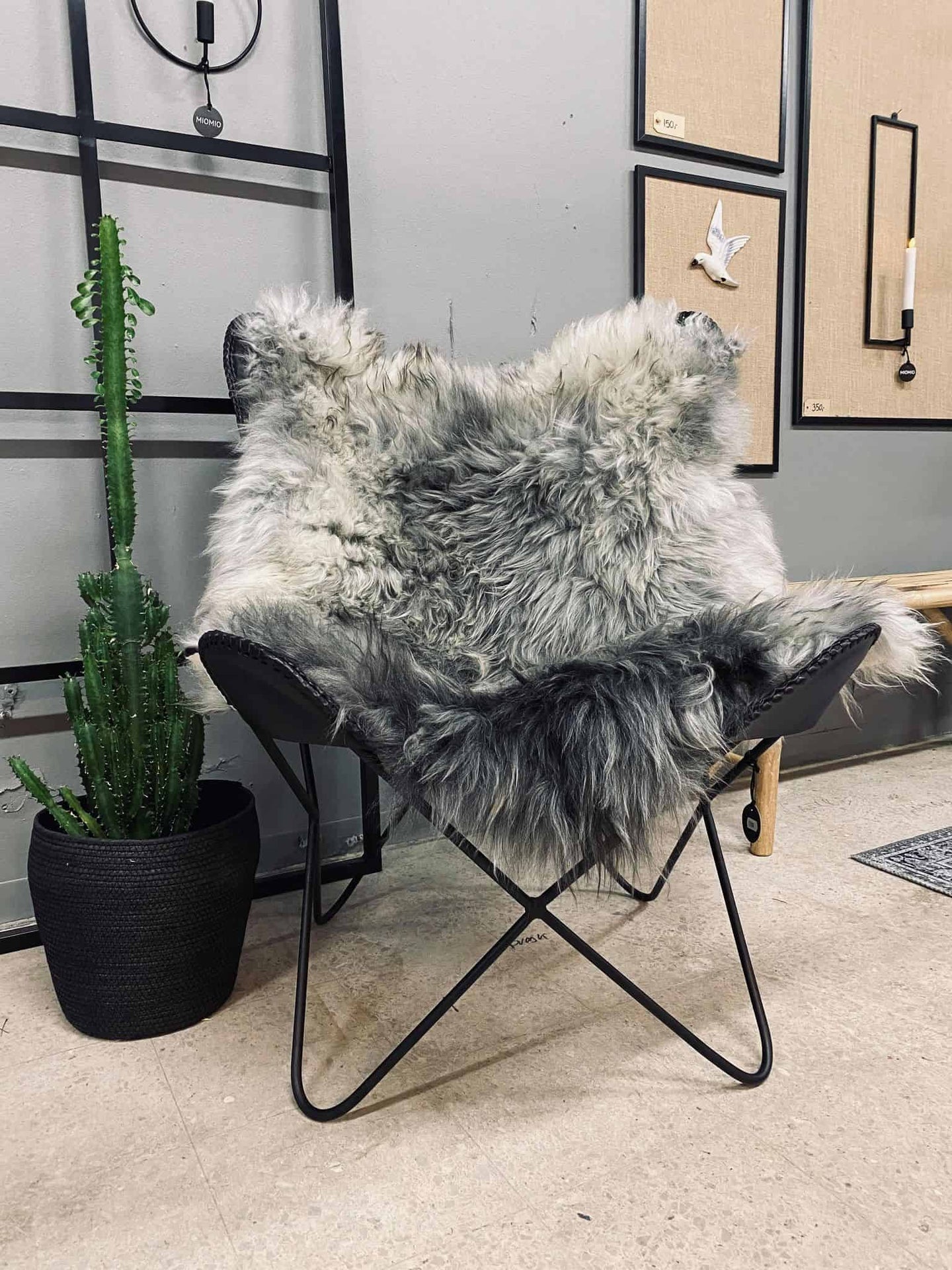 Flagermusstol - Sort læder - VIAMAJA.DK