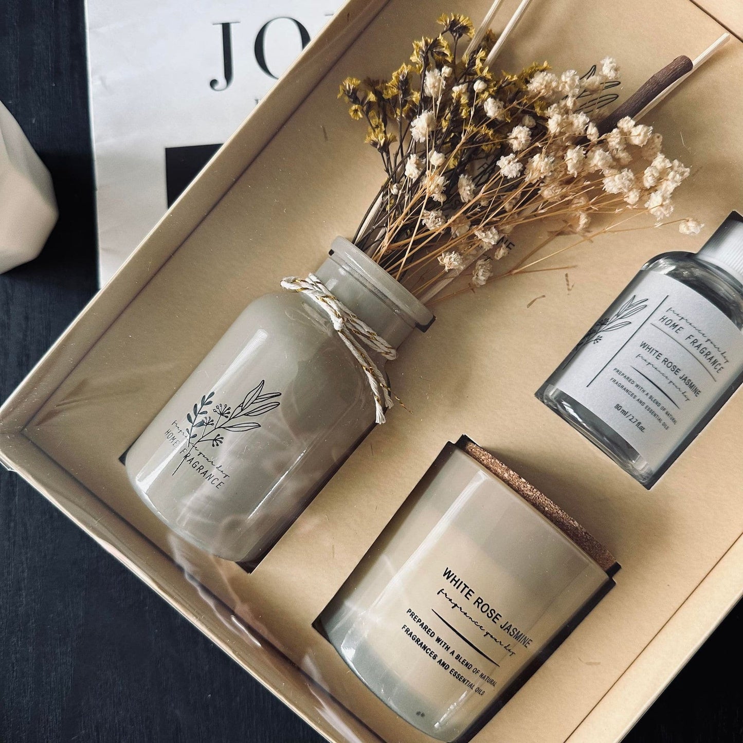 Gavesæt med duft og blomster - White Jasmin - VIAMAJA.DK