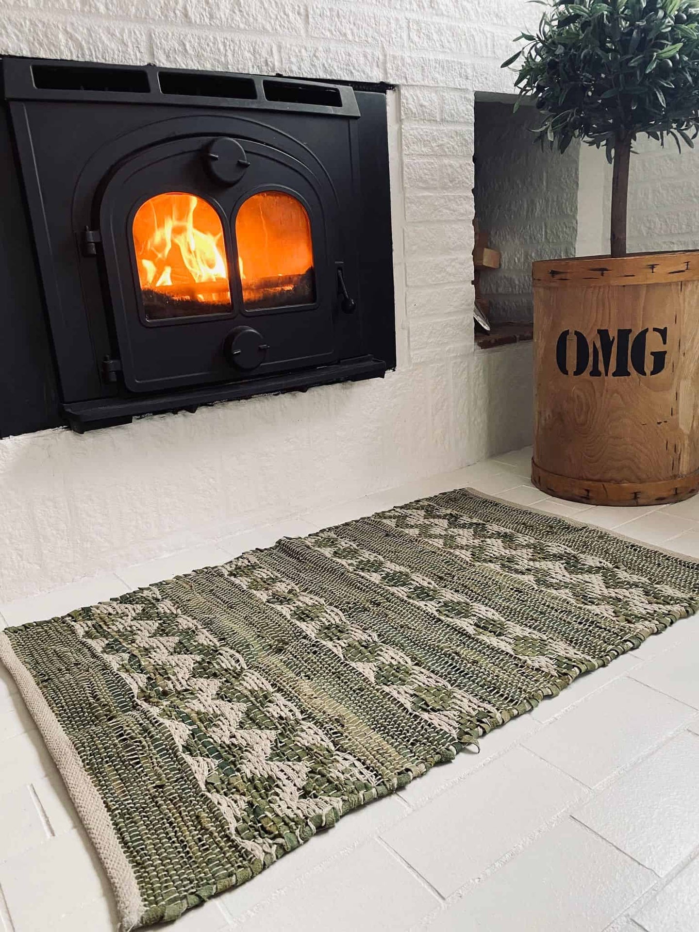 Gulvtæppe i flettet skind - 70x140cm - Grøn mix - VIAMAJA.DK
