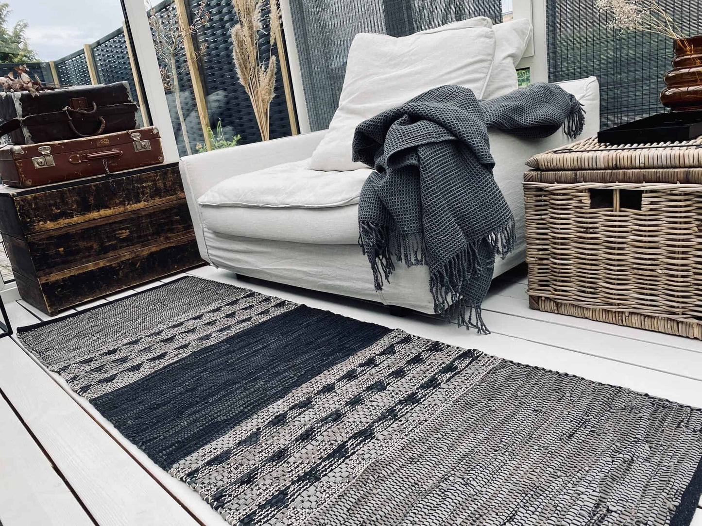 Gulvtæppe i skind - Sort mønster - 70x200cm - VIAMAJA.DK