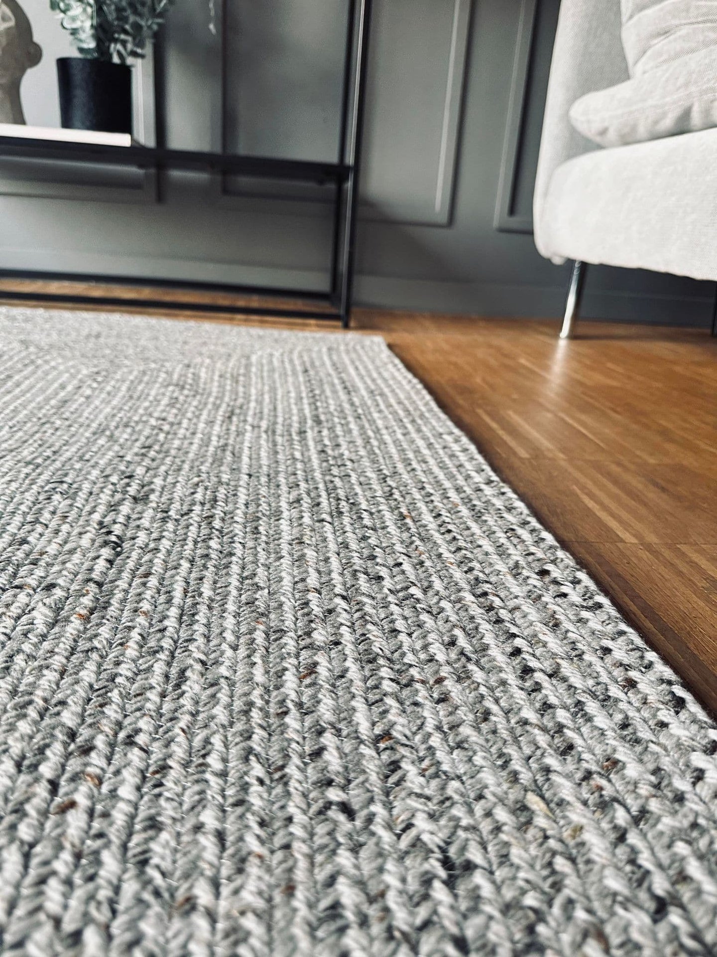 Gulvtæppe Lys Grå – Godkendt til inde og ude - VIAMAJA.DK